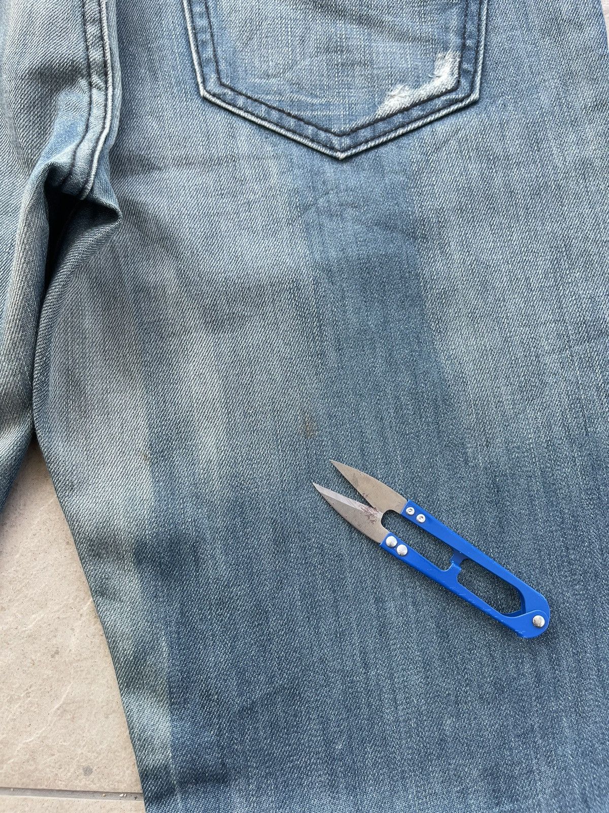 Japanese Brand 🔥Japanese Brands Uniqlo Distressed Denim W33🔥 Size US 33 - 8 Thumbnail