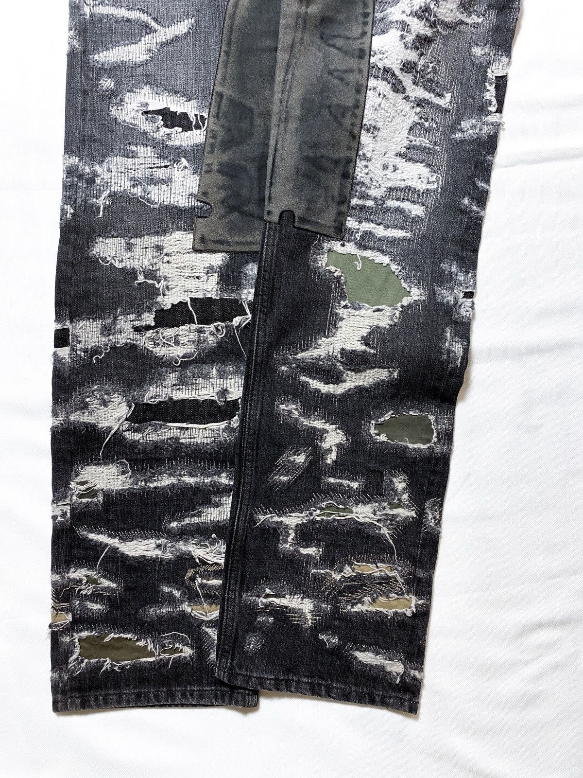 Givenchy GIVENCHY DESTROYED BORO REPAIRED JEANS Size US 32 / EU 48 - 3 Thumbnail