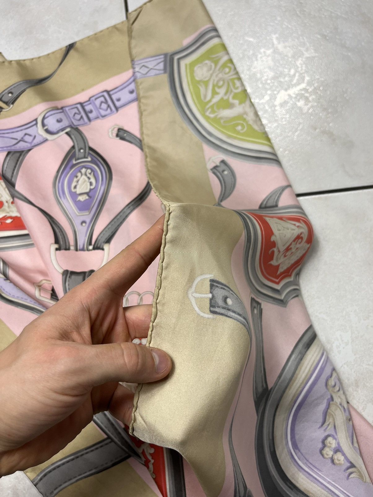 Aigner × Etienne Aigner × Vintage Vintage Aigner silk scarf Italy painted handkerchief Size ONE SIZE - 15 Thumbnail