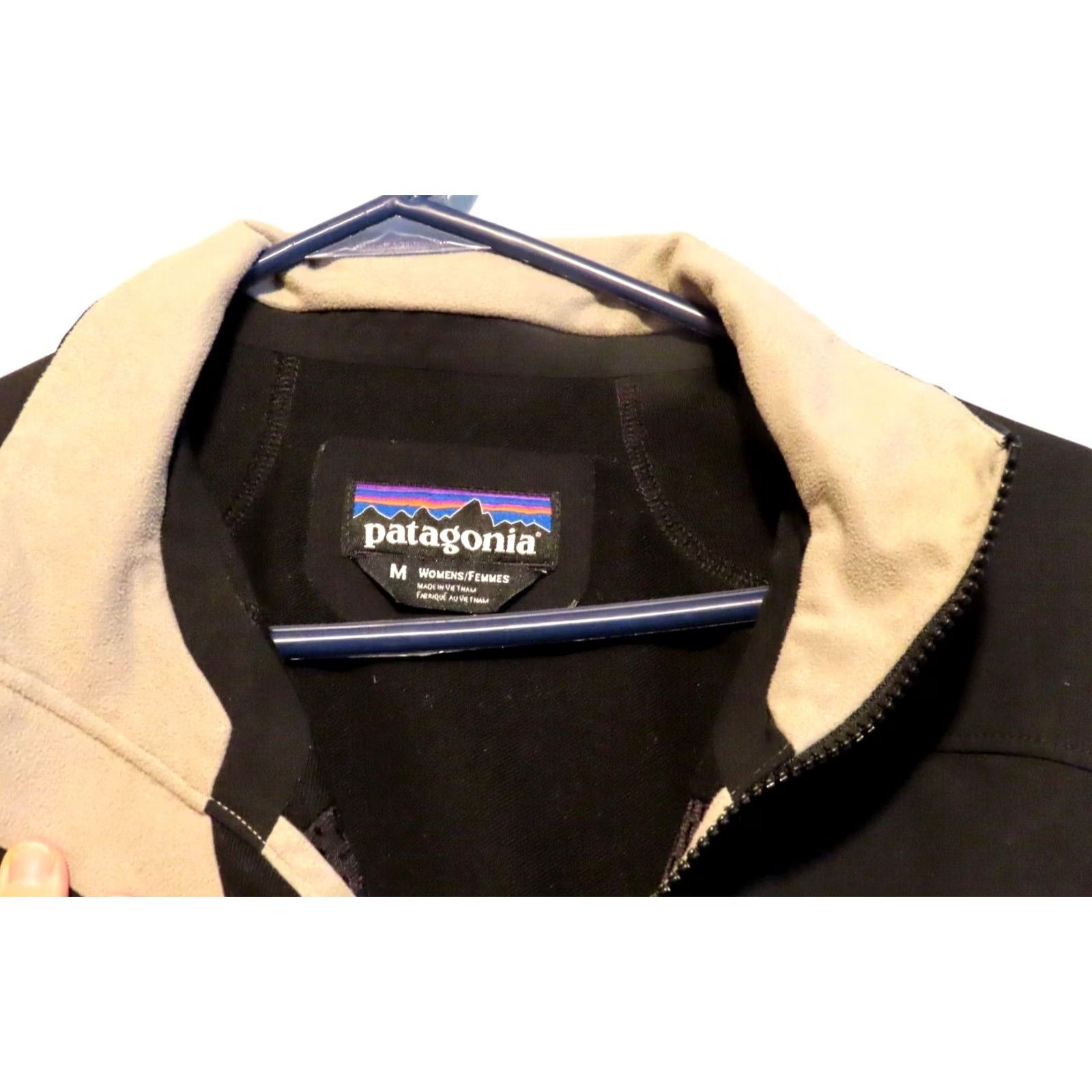 Patagonia Patagonia Windbreaker Jacket Women M Black Lightweight Full Zip Nylon/Polyester Zip Windbreaker Women M Black Patagonia Jacket Size M / US 6-8 / IT 42-44 - 4 Thumbnail