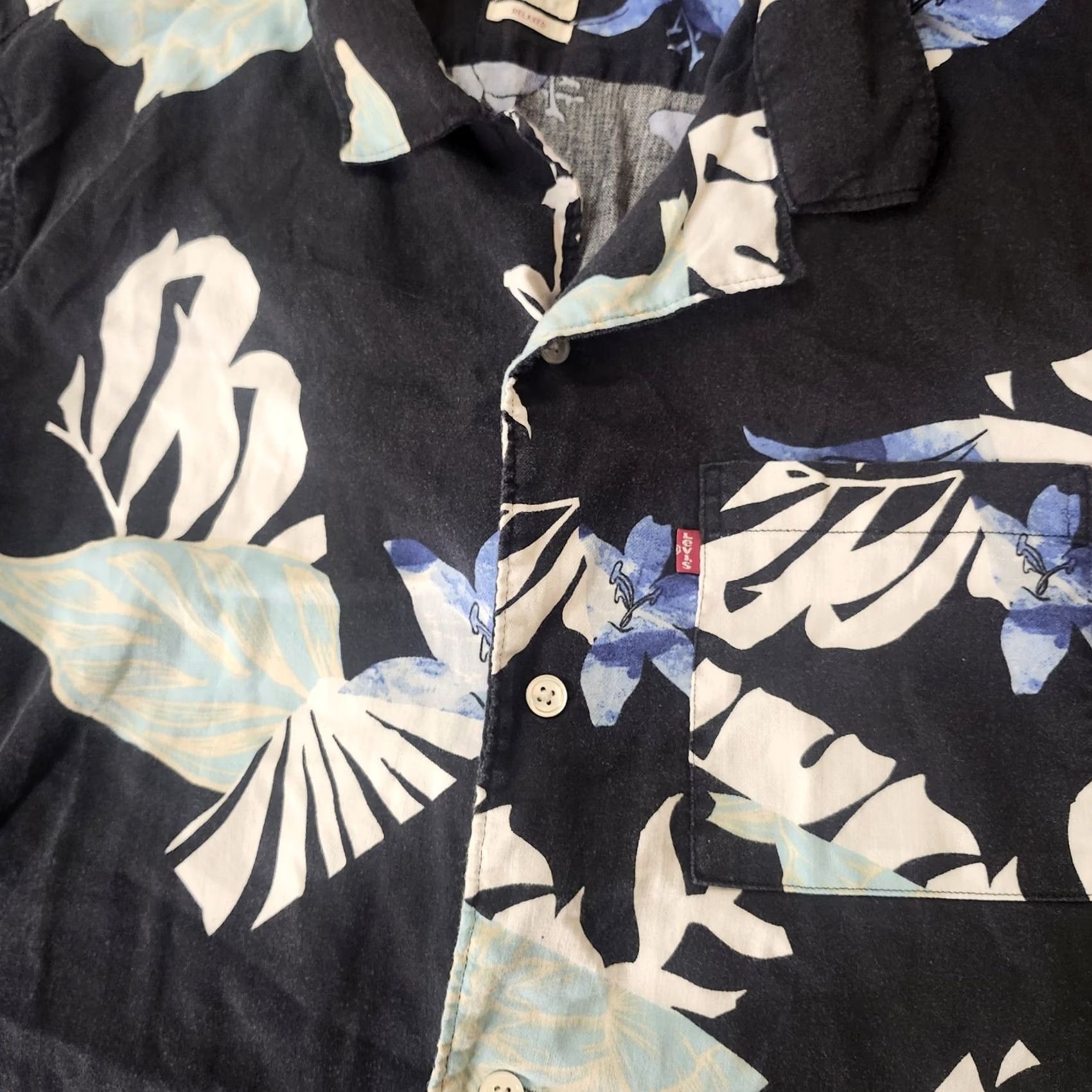 Levi's Levi's Button-Up Shirt Mens Large Black Floral Short Sleeve Tropical Relaxed Fit Size US L / EU 52-54 / 3 - 6 Thumbnail