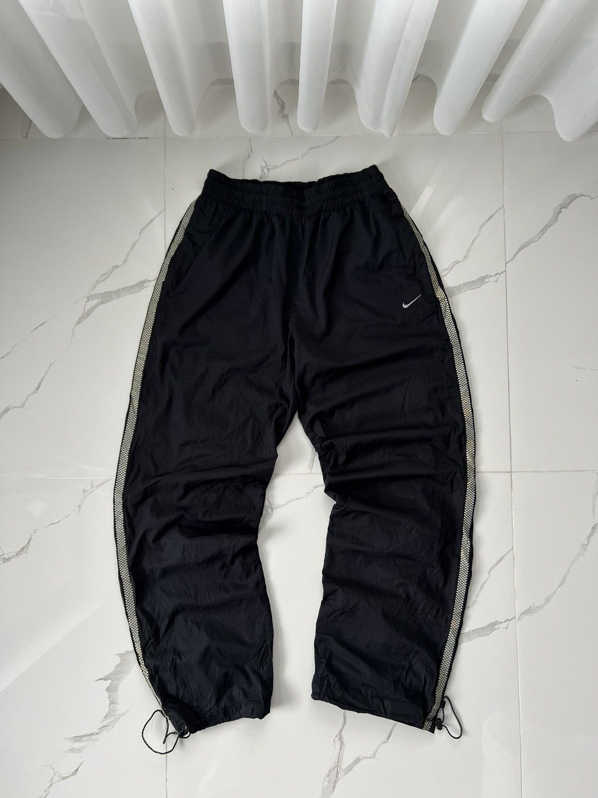 Nike 90's NIKE BAGGY SWOOSH LOGO TRACK PANTS RARE RETRO Y2K Size US 34 / EU 50 - 1 Thumbnail