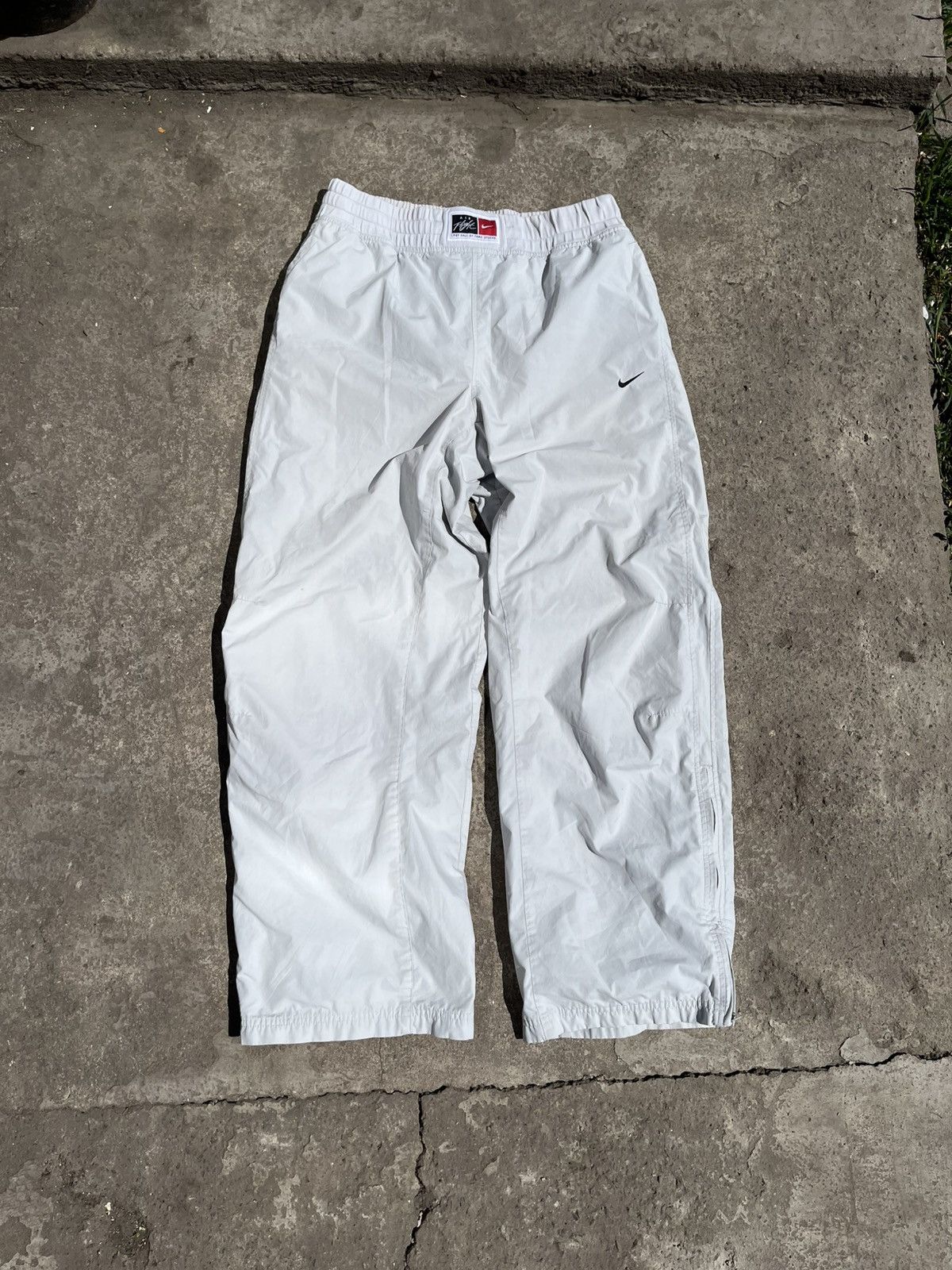 Nike 🌫️NIKE FLIGHT VINTAGE PARACHUTE NYLON PANTS Size US 33 - 2 Thumbnail