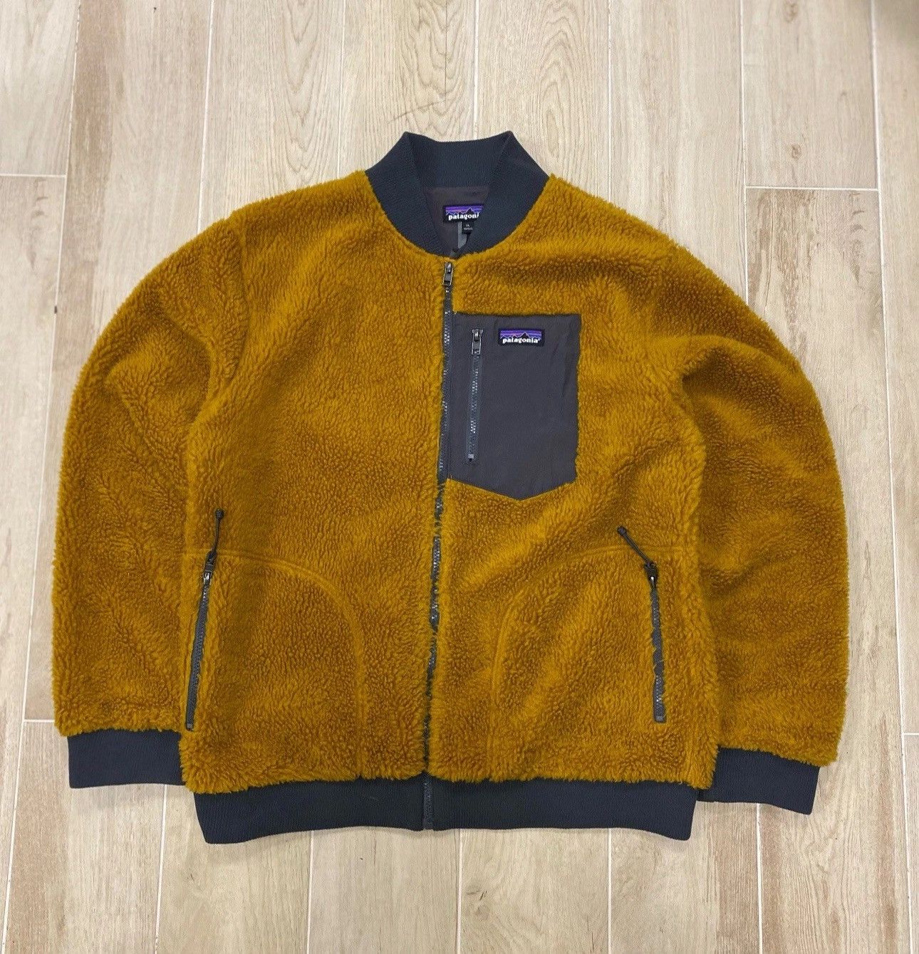 Patagonia Patagonia Classic Retro-X Bomber Jacket Fleece Wren Gold Size US XL / EU 56 / 4 - 1 Thumbnail