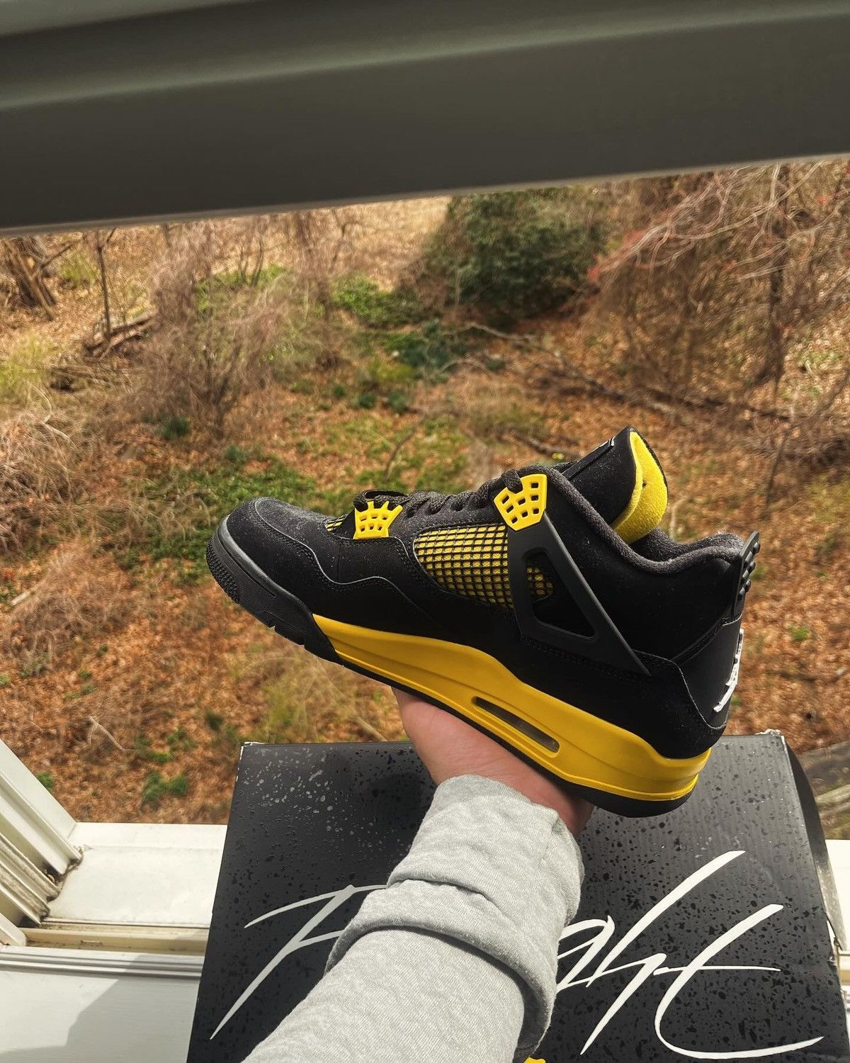 Jordan Brand Jordan 4 thunder Size US 12.5 / EU 45-46 - 2 Thumbnail