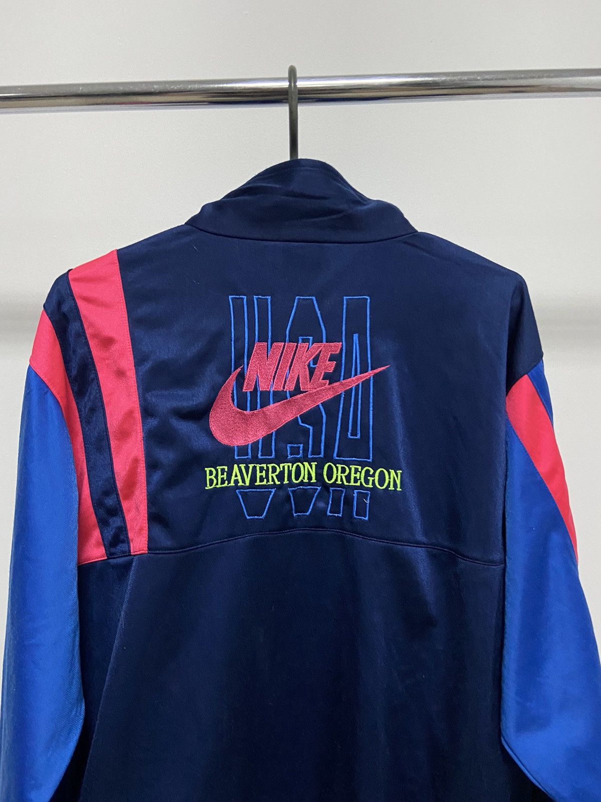 Nike × Vintage Nike USA Beaverton Oregon Vintage Windbreaker Sweatshirt Size US M / EU 48-50 / 2 - 2 Thumbnail