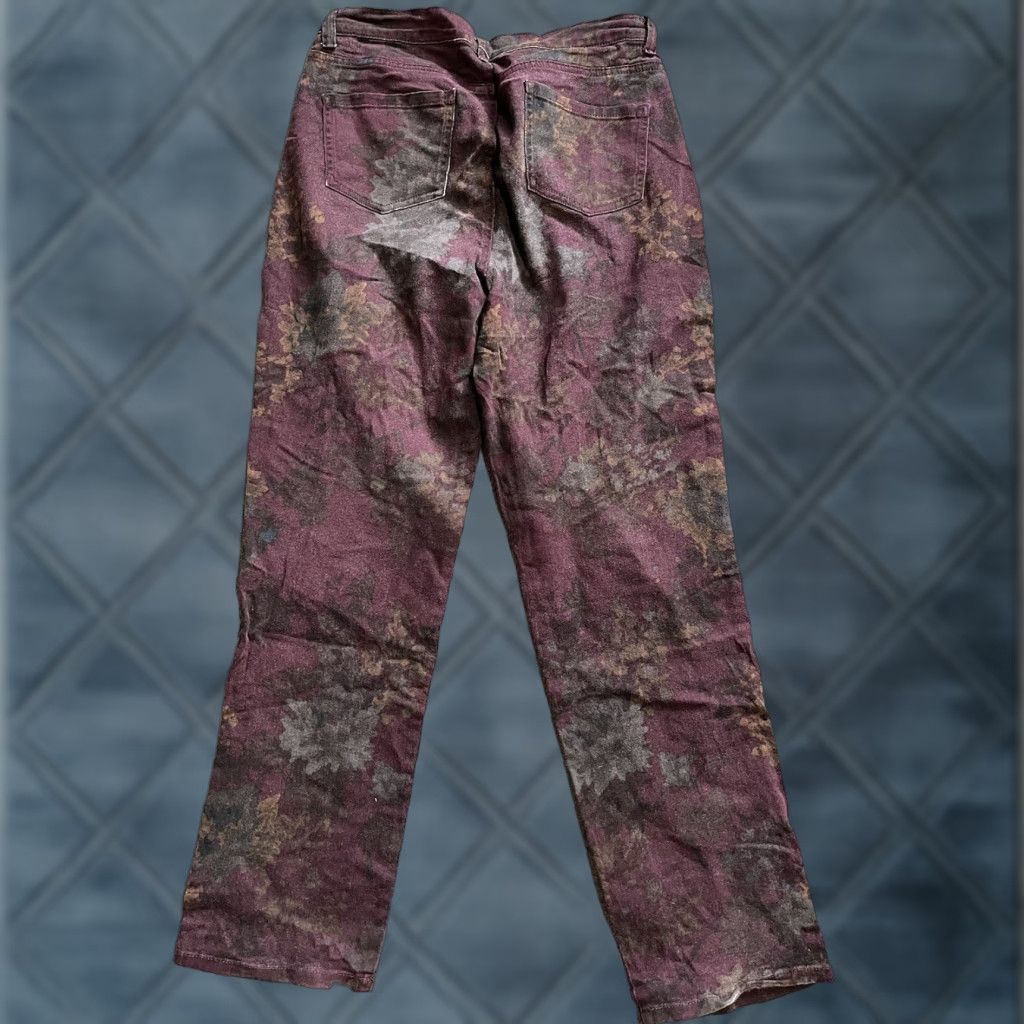 Gloria Vanderbilt Gloria Vanderbilt Amanda Jeans Womens 12 Burgundy Floral High Rise Straight Denim Cotton Blend City Classic Modern Pockets 12 Womens Jeans (Size) Red Size 34" / US 12 / IT 48 - 1 Thumbnail