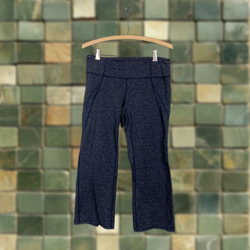 Athleta Athleta Power Up Ananda Split Leg Cropped Pants Leggings 819704 Size Medium Black Womens M Inseam 22” Yoga Activewear Size 32" / US 10 / IT 46 - 1 Thumbnail
