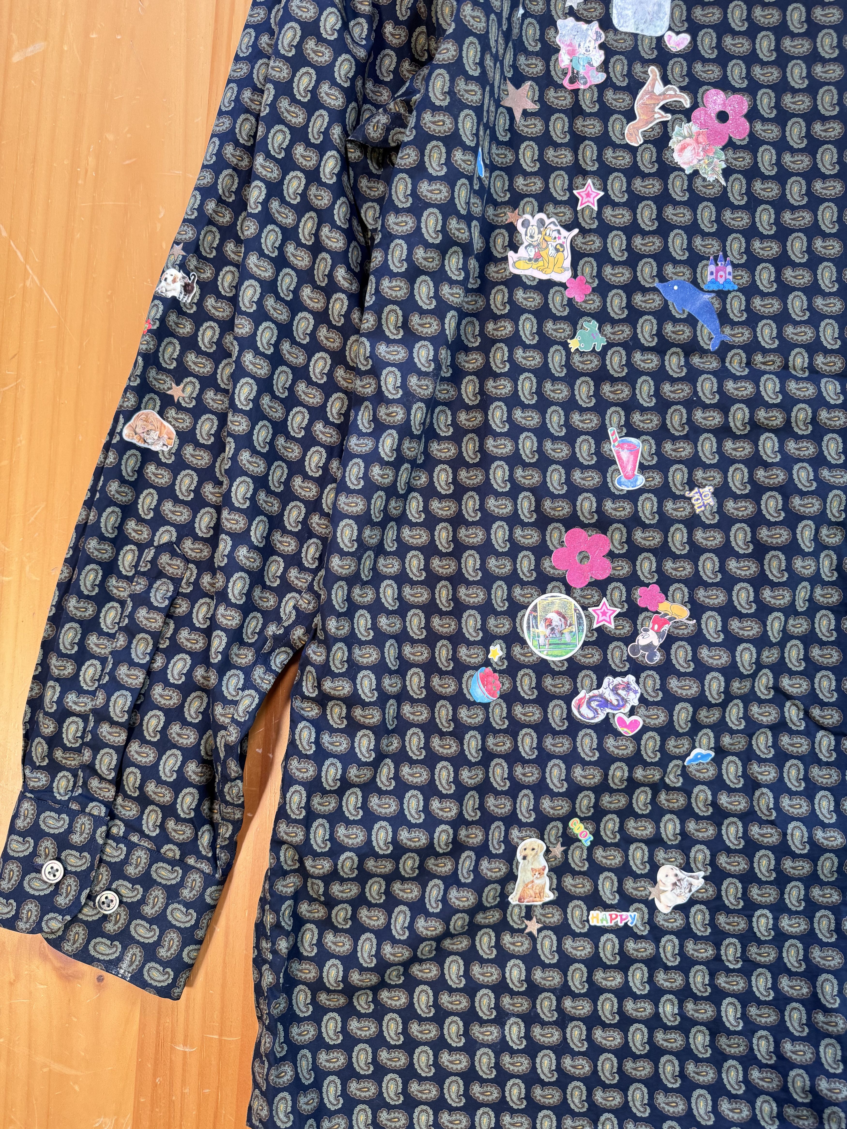 Vetements Vetements RUNWAY paisley & stickers print shirt Size US M / EU 48-50 / 2 - 15 Thumbnail