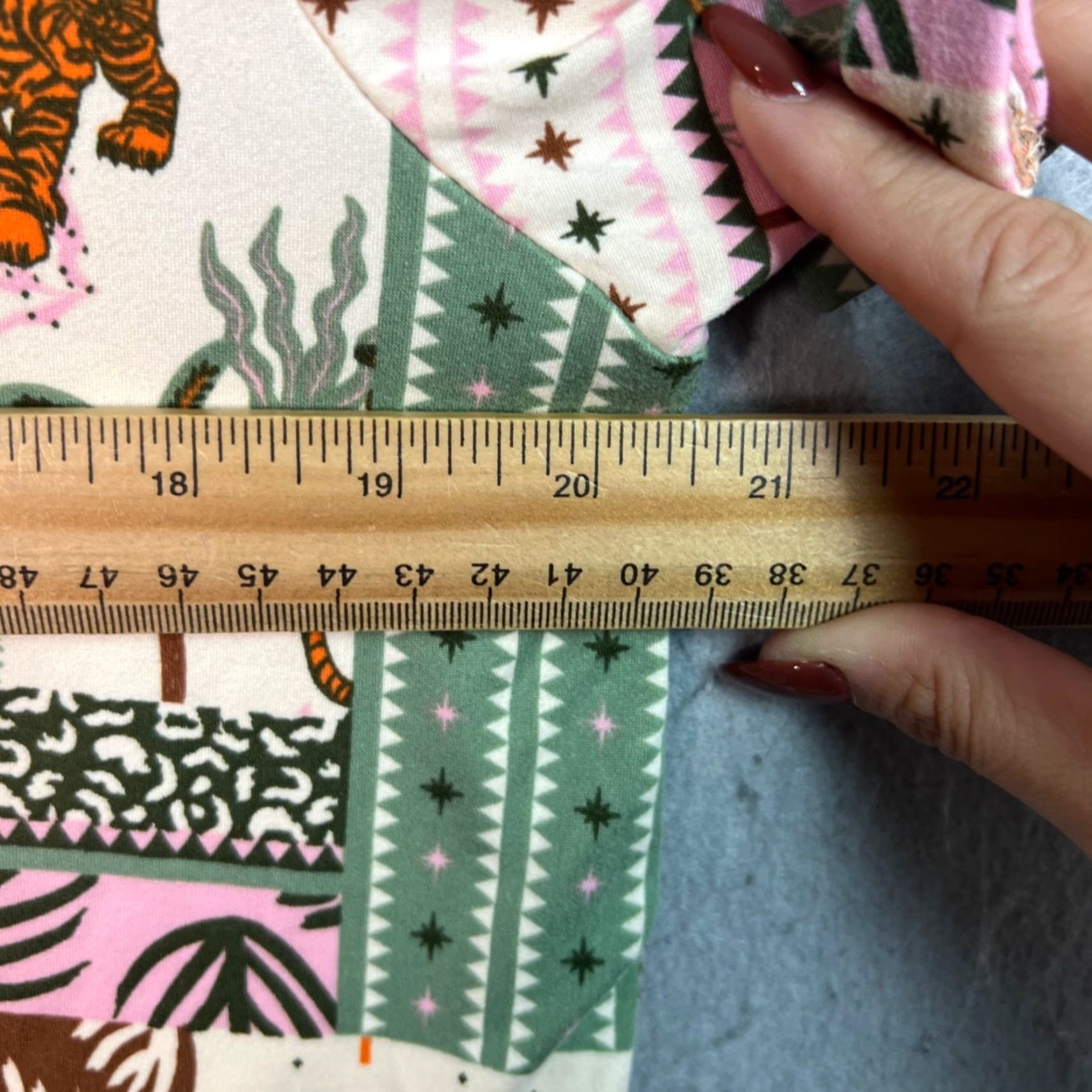Vintage VINTAGE Chelsea Peers Shirt Adult Womens Small Pink Tropical Tiger Print Tie Front Recycled Fabric Womens Size S / US 4 / IT 40 - 5 Thumbnail