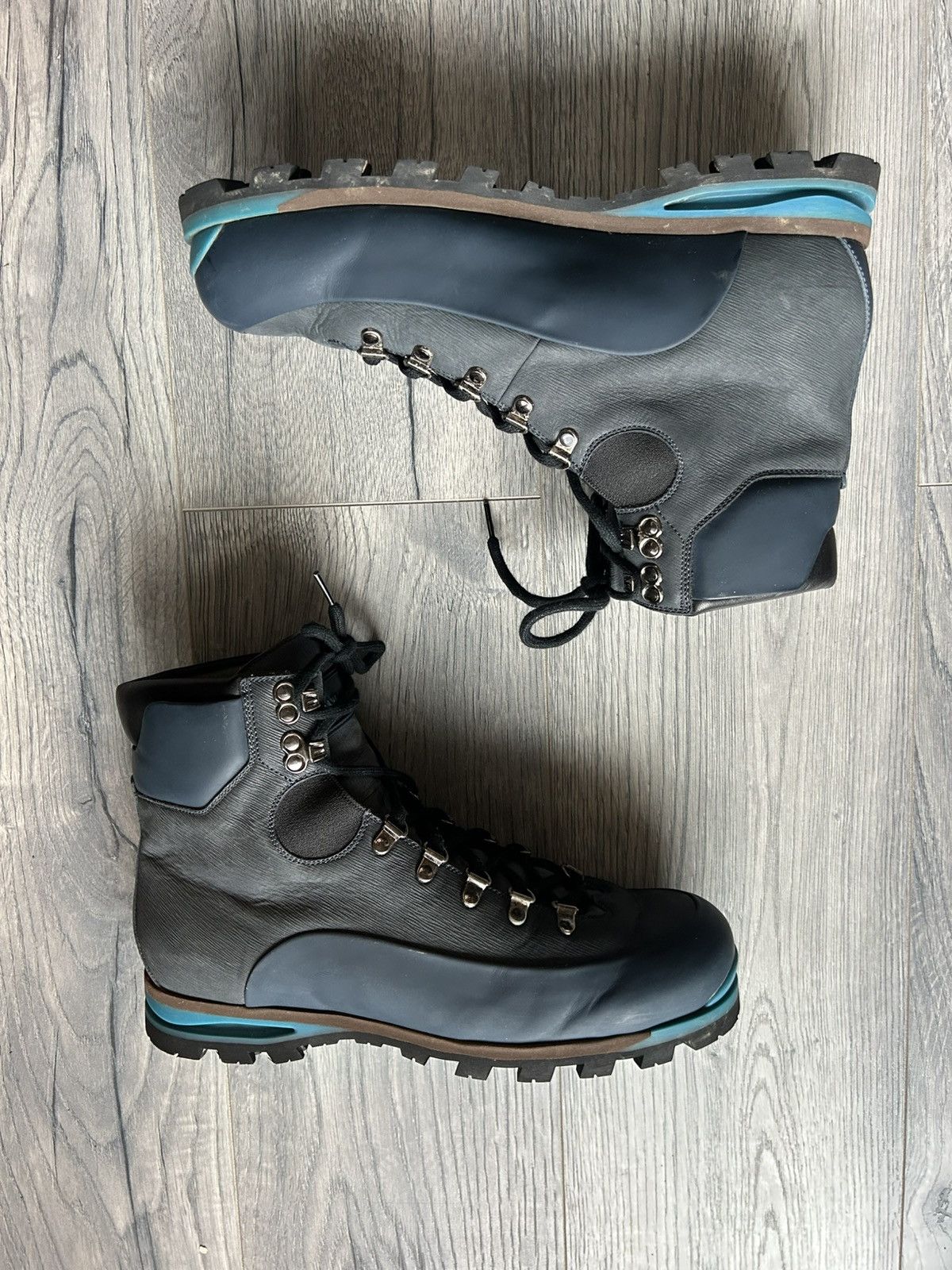 Louis Vuitton Louis Vuitton Terrain Hiking Boots Size US 10 / EU 43 - 2 Thumbnail