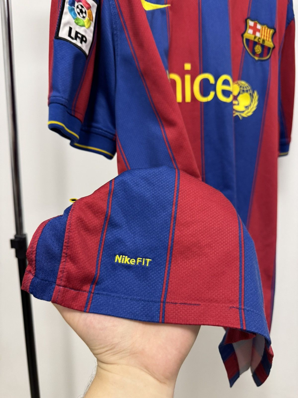 Nike Vintage Nike Barcelona Jersey 2009/2010 Home Football Shirt Size US XL / EU 56 / 4 - 7 Thumbnail