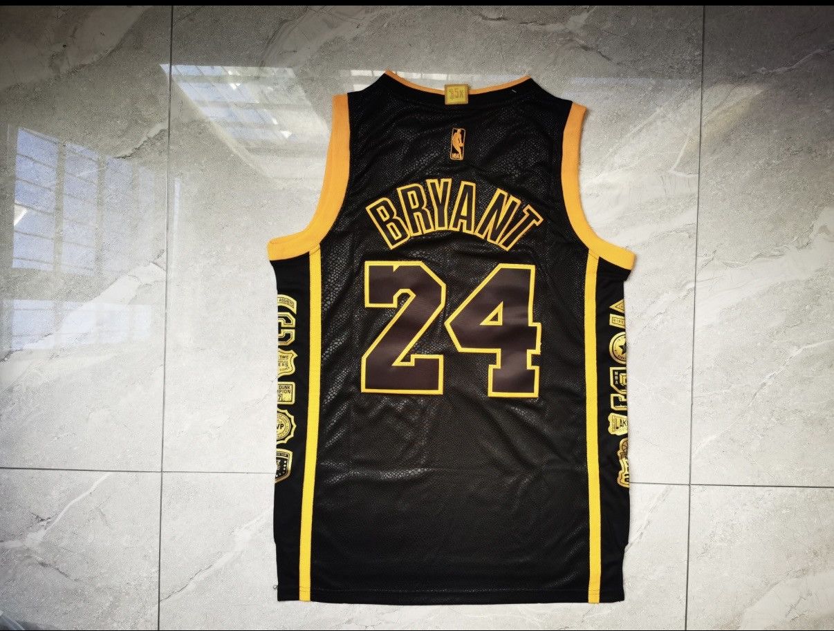 NBA Retrò Maglia Basket - Kobe Bryant Lakers "Black Mamba" - L Size US L / EU 52-54 / 3 - 3 Thumbnail