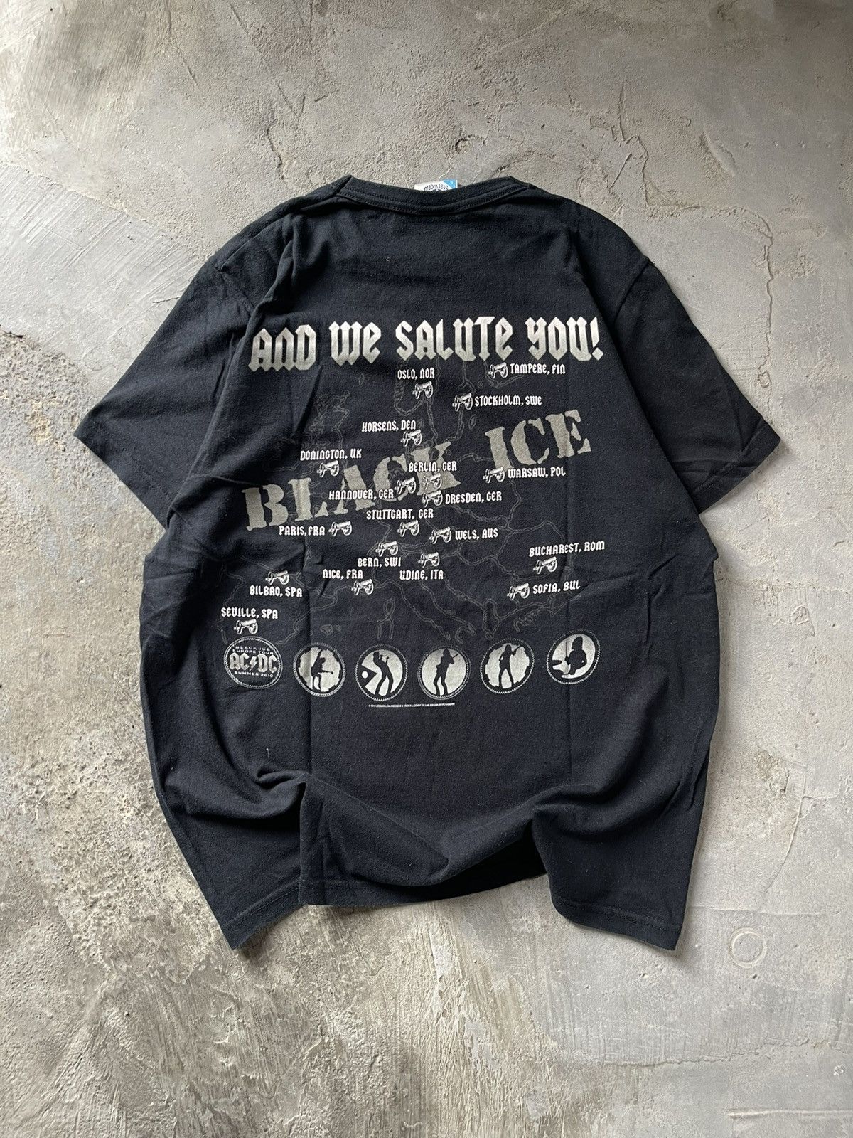 AC/DC AC DC vintage merch shirt Back in Europe tour 2010 BLACK ICE Size US L / EU 52-54 / 3 - 4 Thumbnail
