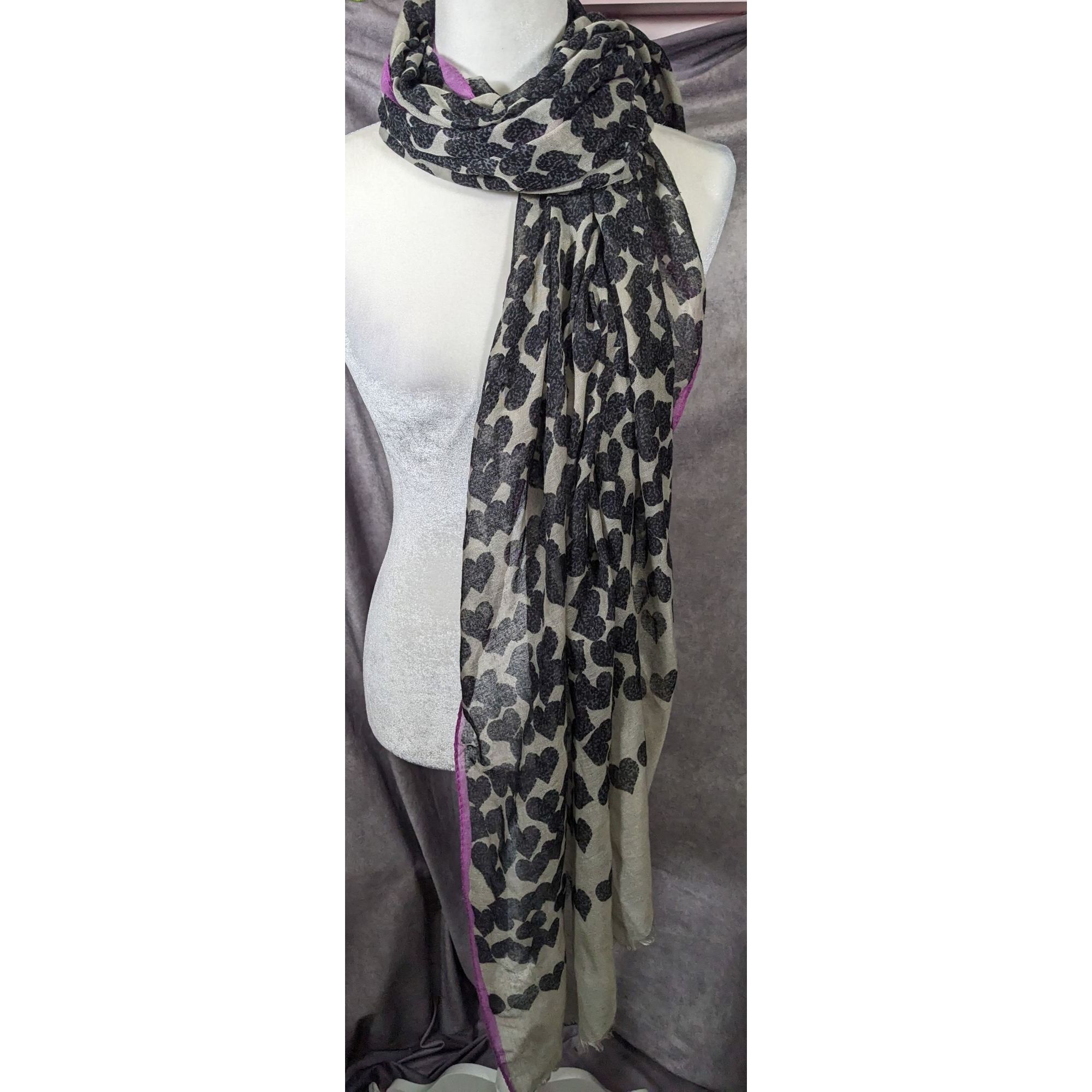 Other Olive & Cocoa Faded Hearts Black And Grey Scarf Size ONE SIZE - 7 Thumbnail