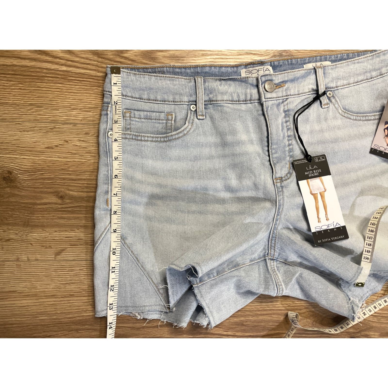 Vintage VINTAGE Sofia by Sofia Vergara Women’s Denim Cut-Off Shorts Sz 12 Mid Rise Blue Cotton Blend NWT Size 34" / US 12 / IT 48 - 5 Thumbnail