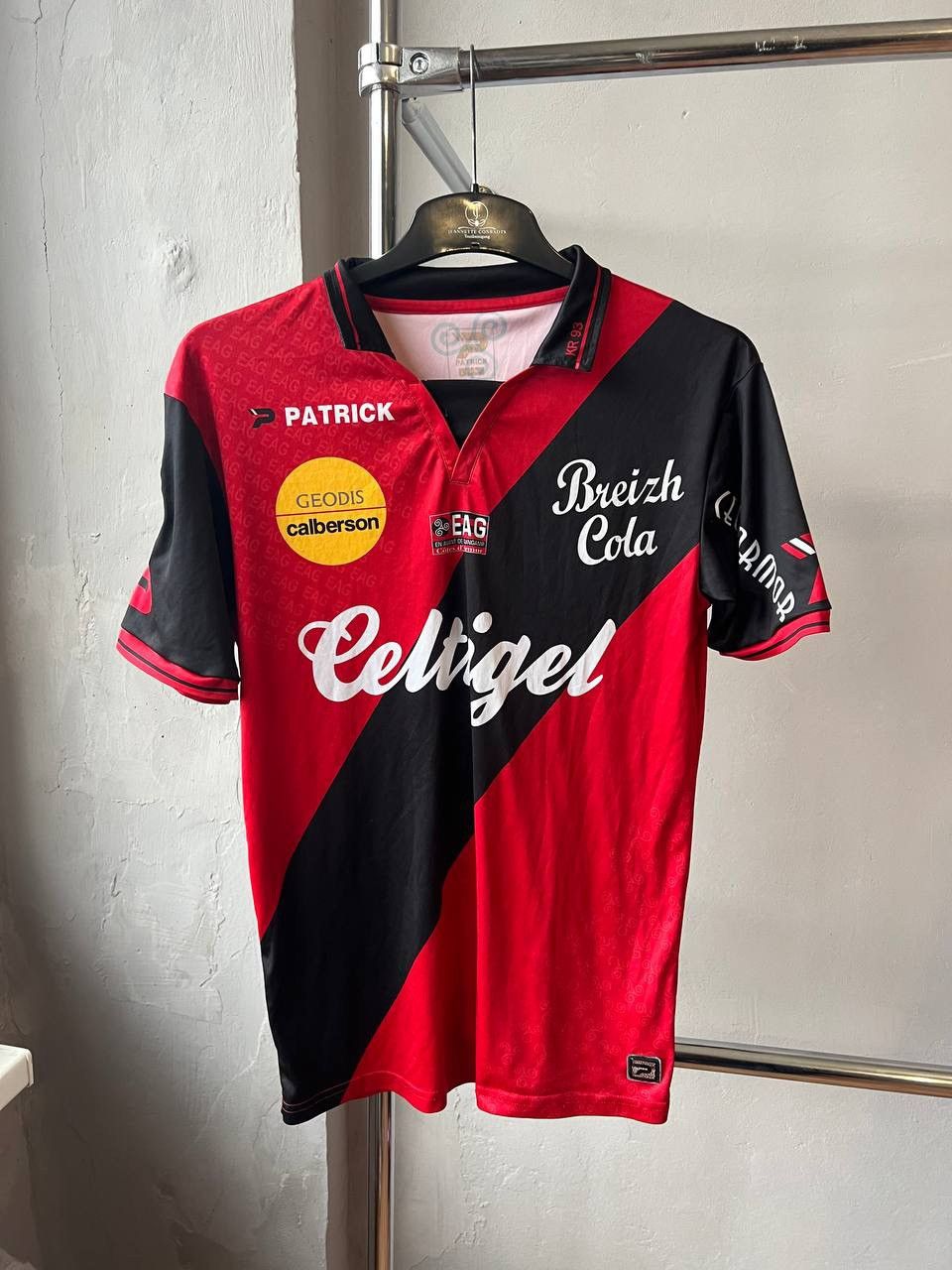 Sports Specialties 2014/15 EA GUINGAMP #15 SORBON MATCH WORN ISSUED JERSEY SZ L Size US L / EU 52-54 / 3 - 3 Thumbnail