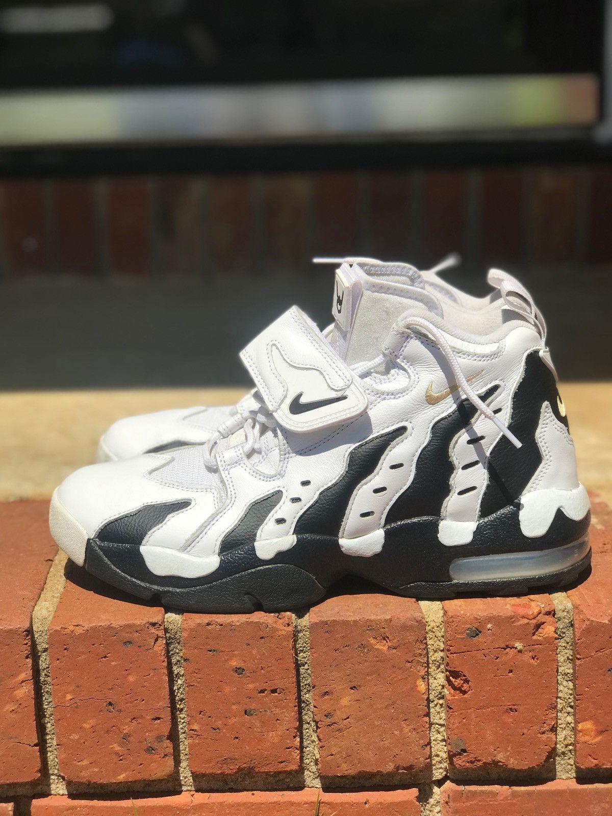 Nike Nike Air DT Max ‘96 Colorado Away - White / Black Size 9 Size US 9 / EU 42 - 2 Thumbnail