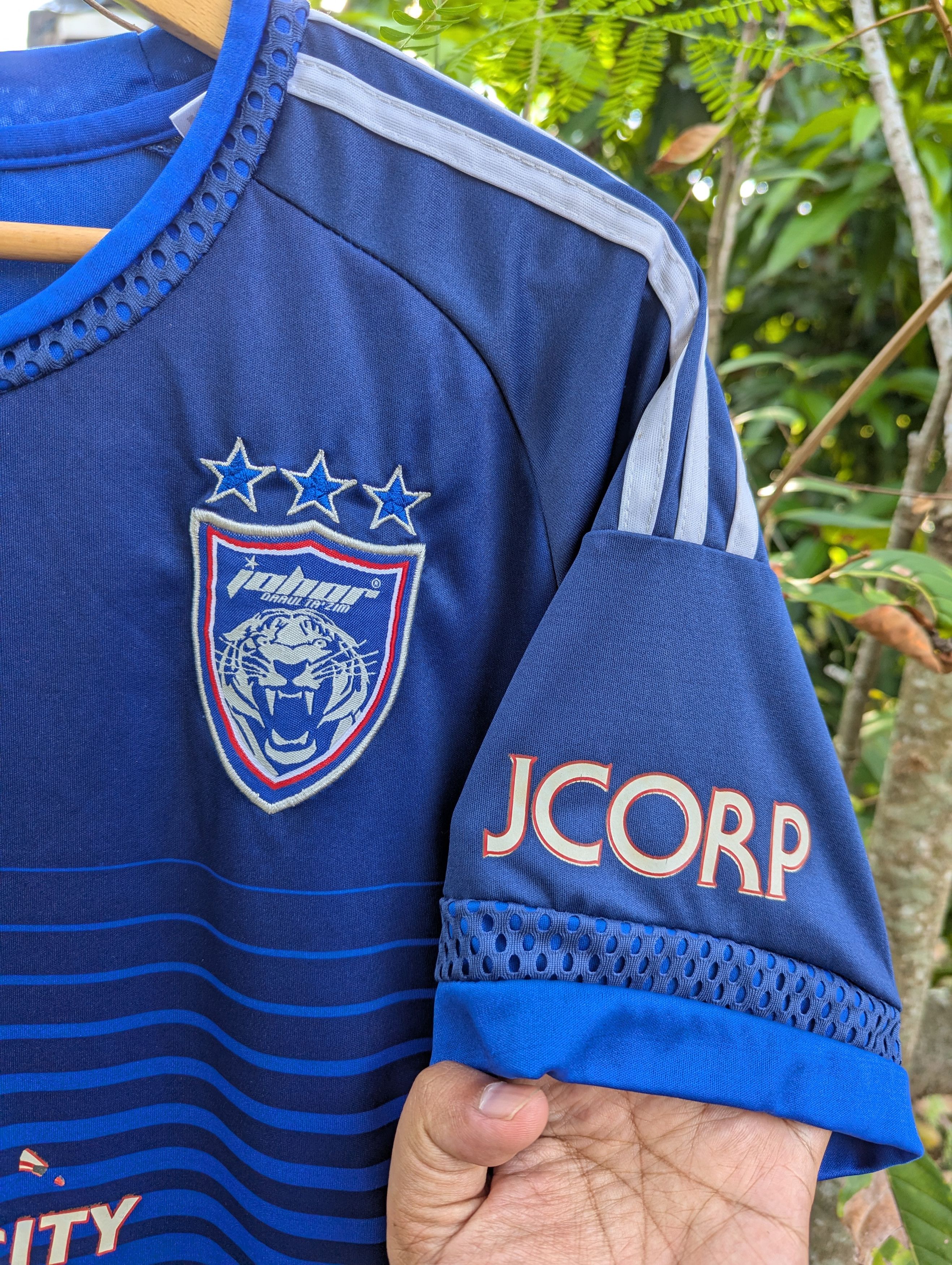 Adidas ADIDAS JOHOR JDT FC 2016 HOME FOOTBALL SHIRT SOCCER Size US M / EU 48-50 / 2 - 3 Thumbnail