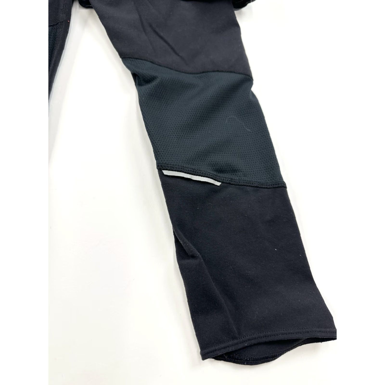 Athleta Athleta Leggings Women’s XS Black 2-in-1 Skirt Capri Contender Size 26" / US 2 / IT 38 - 7 Thumbnail