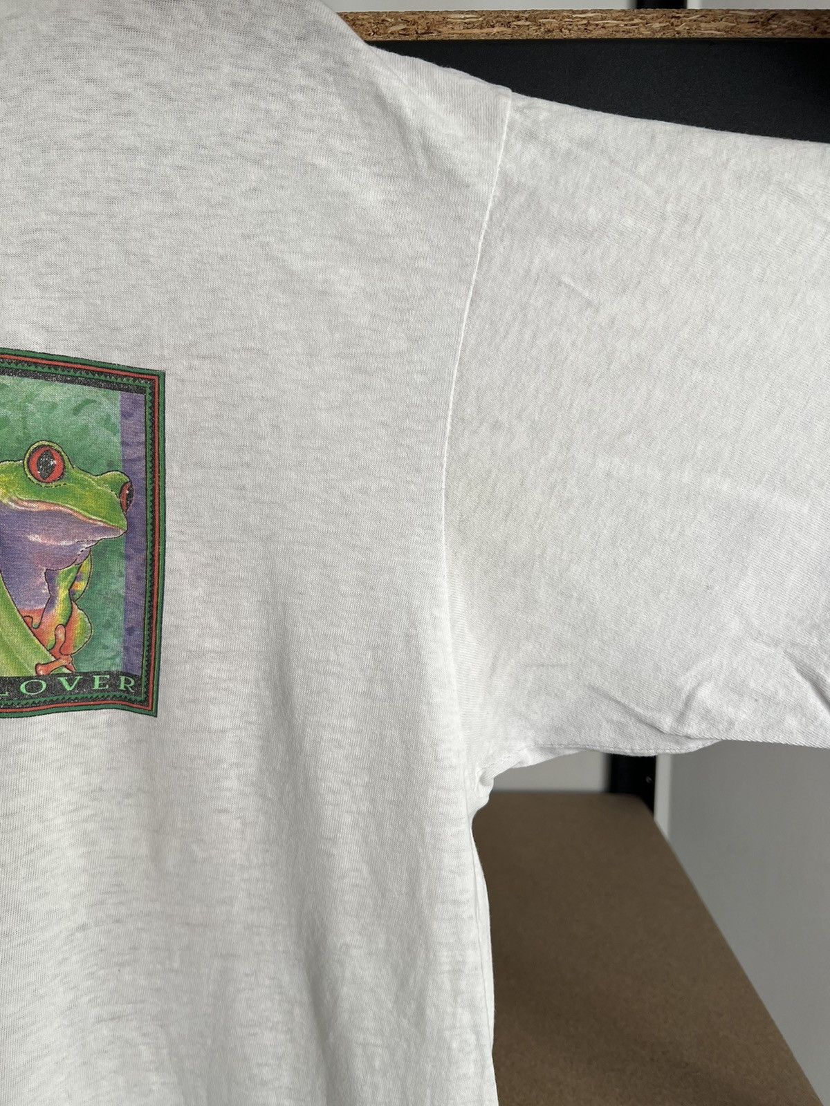 Vintage Vintage 90s Frog Rainforest Sun Lover Thrashed White T-shirt Size US XL / EU 56 / 4 - 12 Thumbnail