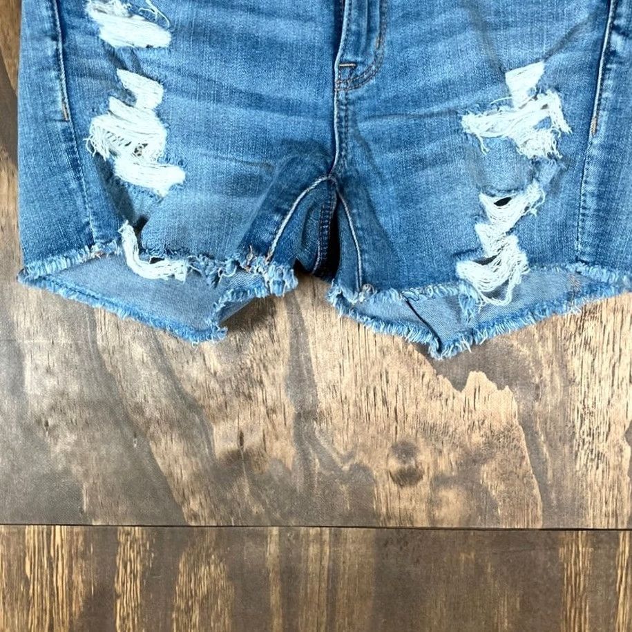 American Eagle Outfitters American Eagle Outfitters Womens Shorts Blue Denim Midi Distressed Stretch 4 Size 27" / US 4 / IT 40 - 3 Thumbnail