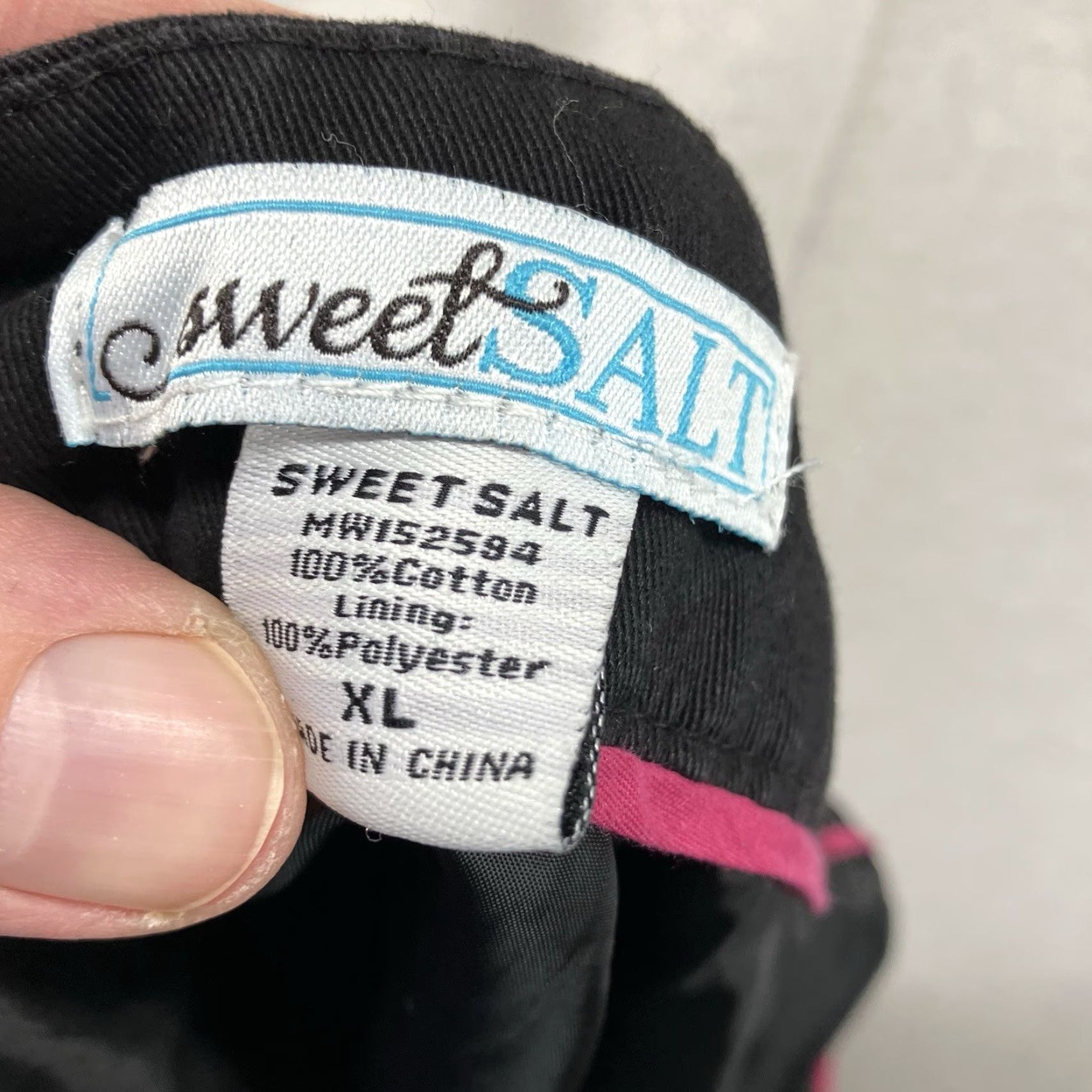 Vintage VINTAGE Sweet Salt Skirt A-Line Womens XL Black White Floral Embroidered Knee Length Lined Zipper Cotton Polyester Casual 90s Bohemian Gothic Rock Size 40" / US 18 - 3 Thumbnail