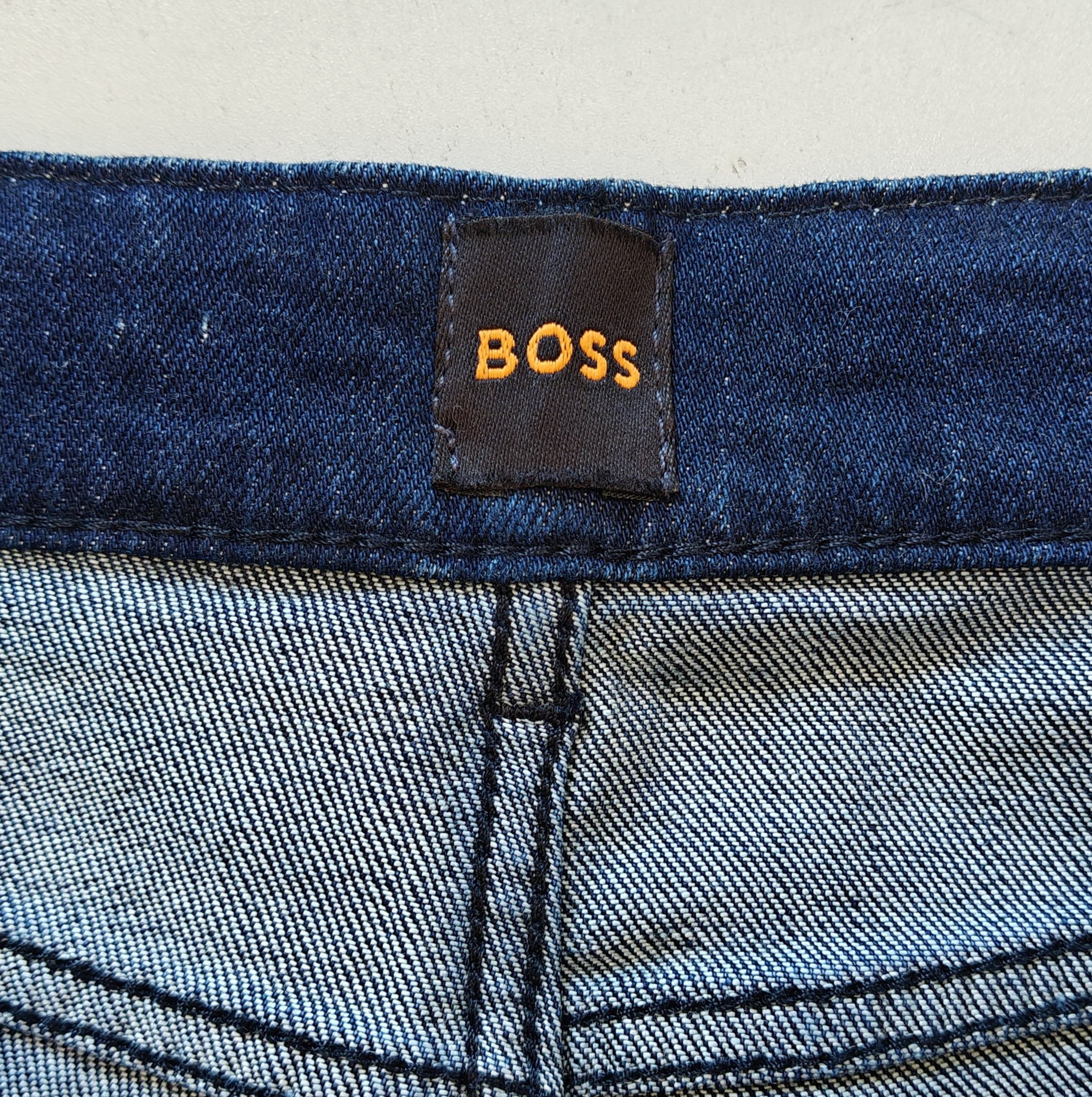 Hugo Boss BOSS Relaxed Fit men's Jeans Free Shipping T/6095 Size US 32 / EU 48 - 9 Thumbnail