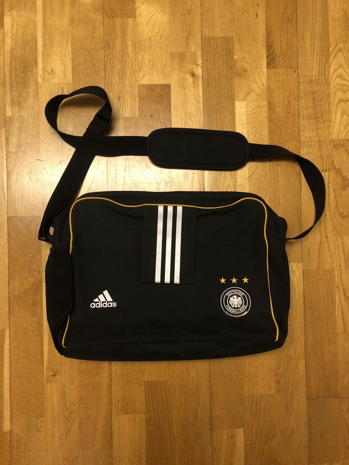 Adidas ADIDAS GERMANY NATIONAL FOOTBALL SOCCER SPORT SHOULDER BAG Size ONE SIZE - 1 Thumbnail