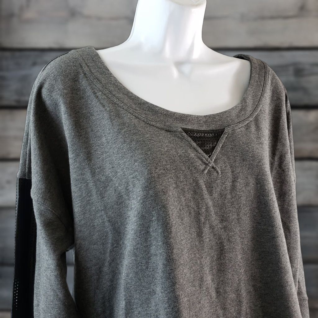Betsey Johnson VINTAGE Betsey Johnson Womens Cropped Sweatshirt Gray L Pullover Long Sleeve User-friendly? Size L / US 10 / IT 46 - 1 Thumbnail