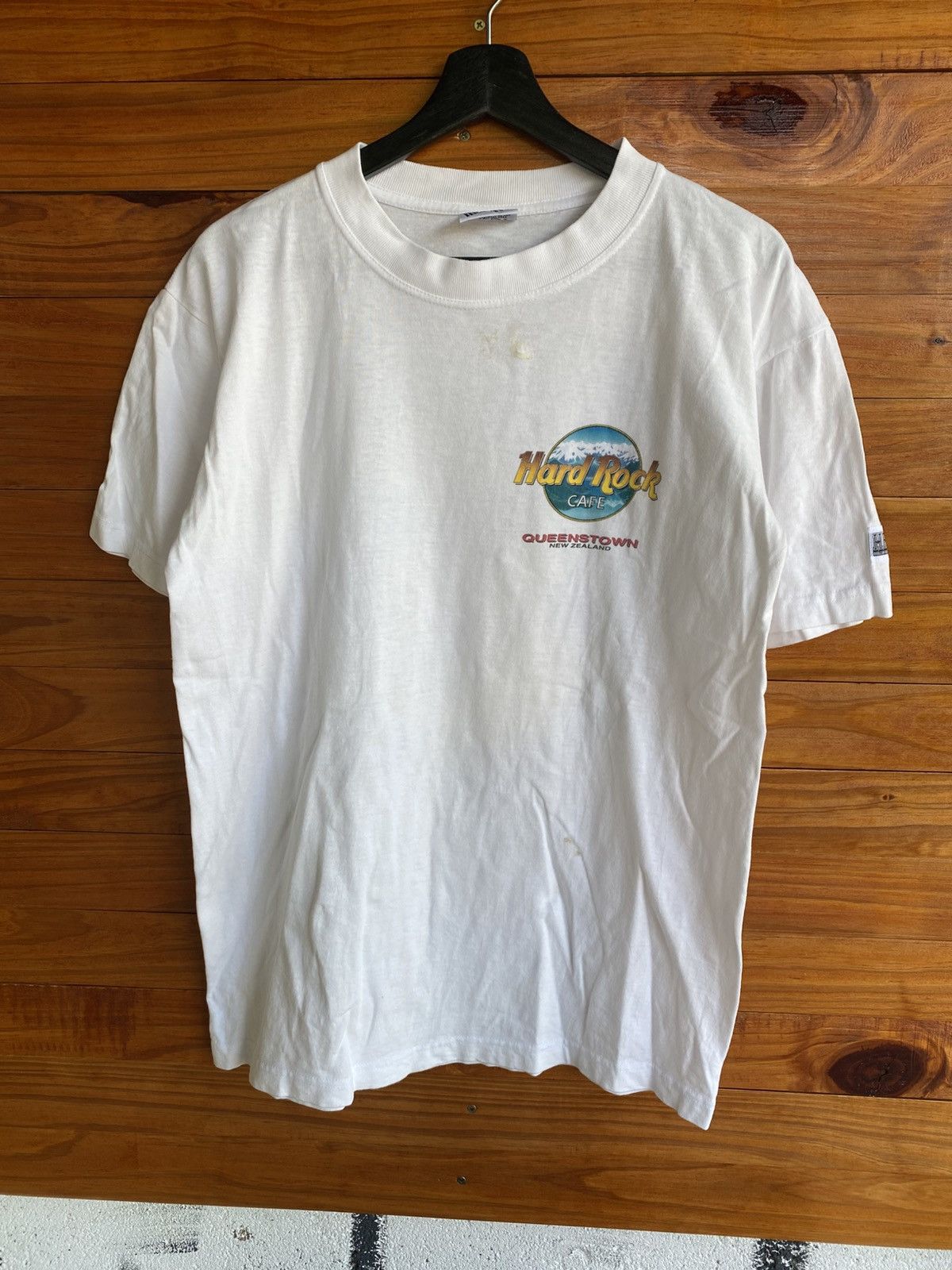 Hard Rock Cafe Vintage Hard Rock Cafe Queenstown New Zealand White Graphic Size US S / EU 44-46 / 1 - 12 Thumbnail