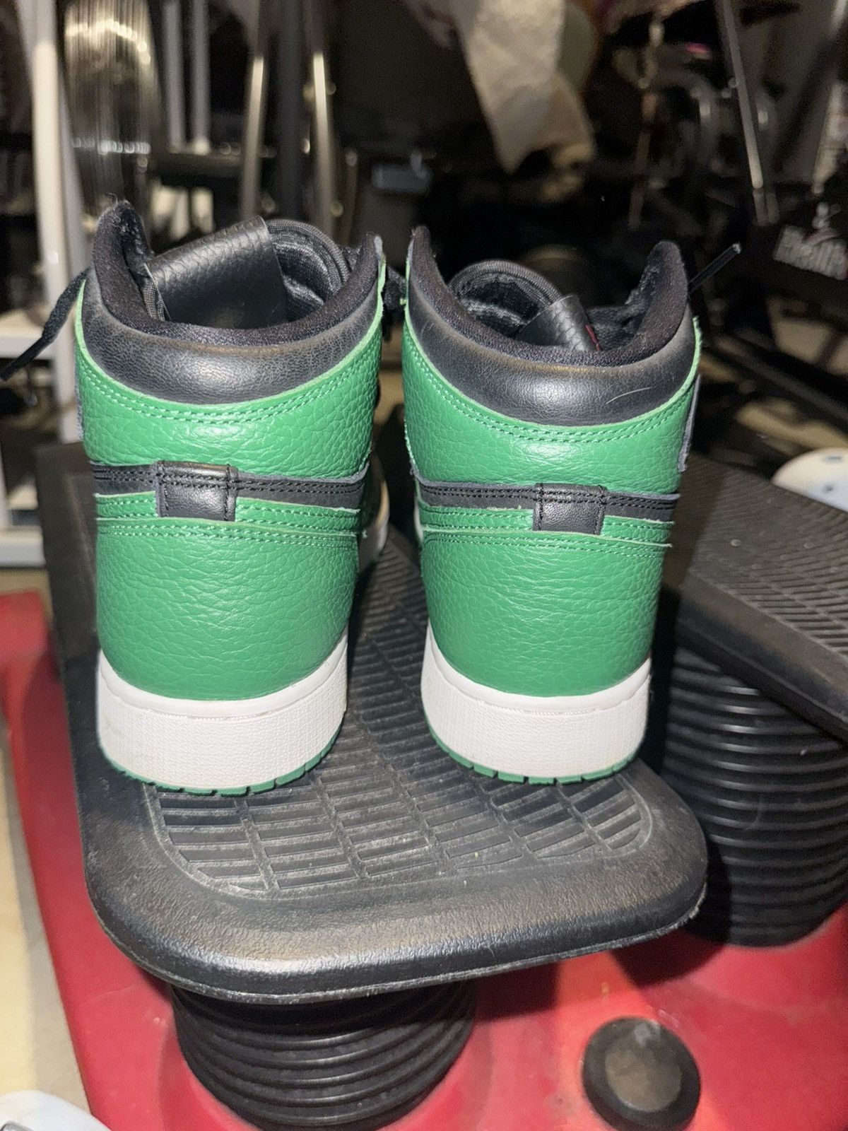 Jordan Brand Jordan 1 High Top OG Pine Green Size US 6.5 / IT 36.5 - 6 Thumbnail