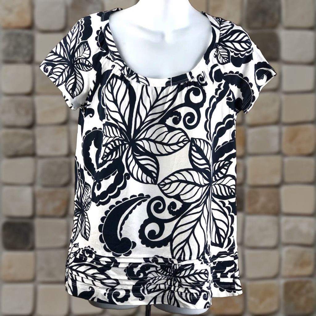 Merona Merona Top Blouse S White Floral Pleated Scoop Neck Hem Short Sleeve Boho Everyday Wear Womens Size S / US 4 / IT 40 - 1 Thumbnail