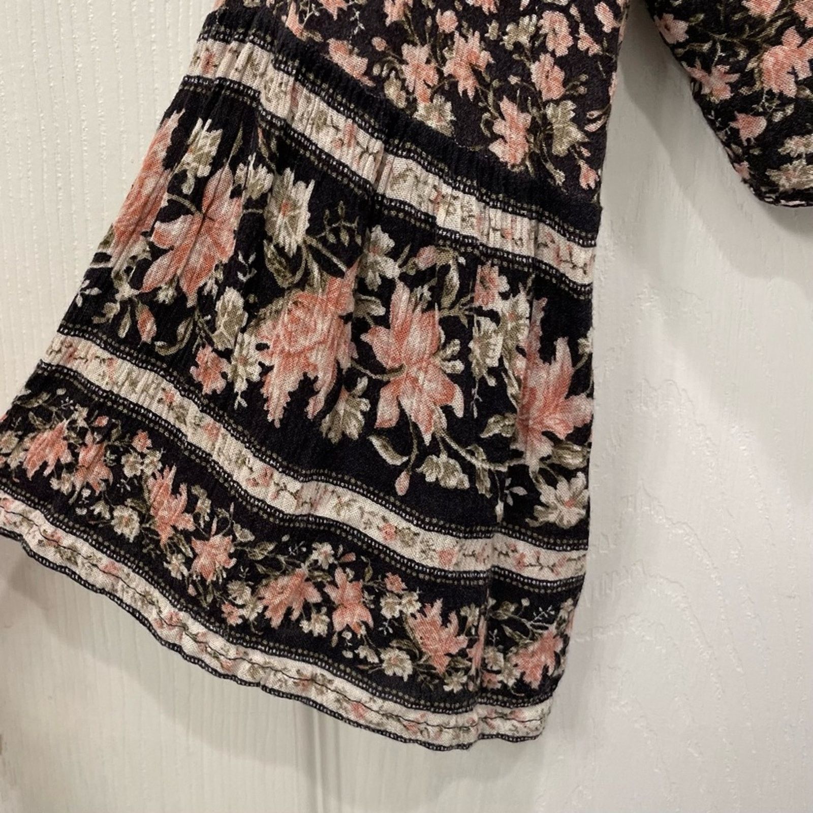 American Eagle Outfitters American Eagle Outfitters Long Sleeve Floral Crop Top S Size S / US 4 / IT 40 - 9 Thumbnail
