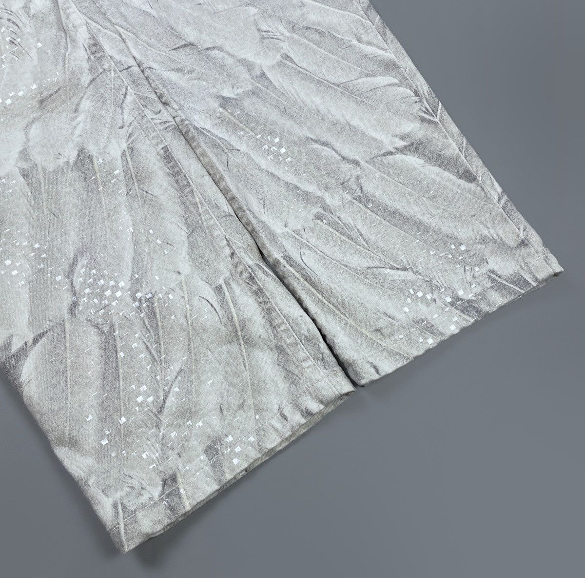 Roberto Cavalli Vintage Roberto Cavalli Feathers Wings Pattern Shine Pants M Size 28" / US 6 / IT 42 - 12 Thumbnail