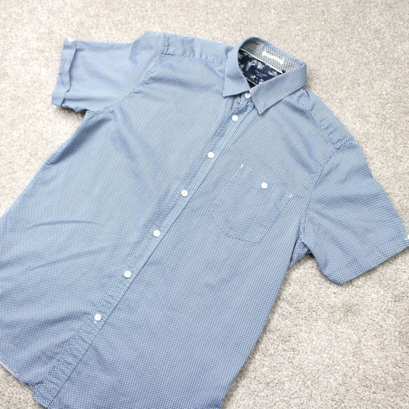 Ted Baker Ted Baker London Shirt Men L Blue Geometric 100% Cotton Short Sleeve Button-Up Button-Down Vintage: No Size US L / EU 52-54 / 3 - 3 Thumbnail