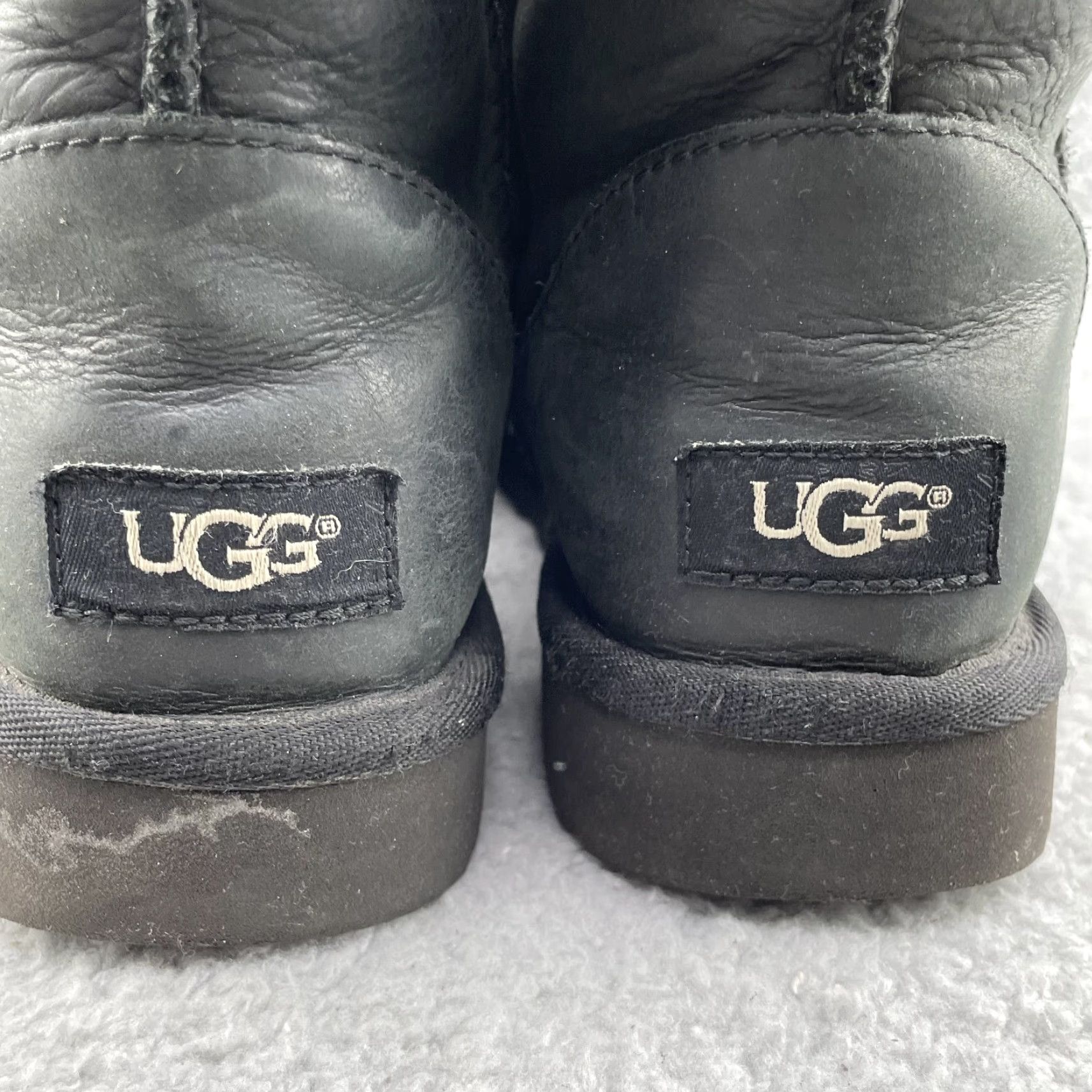 Ugg UGG Women Boots Classic Short Sheepskin Black 7 Outdoor Cabin Winter Slip-On Mid-Calf Lined Warm Boots Womens Size 28" / US 6 / IT 42 - 5 Thumbnail
