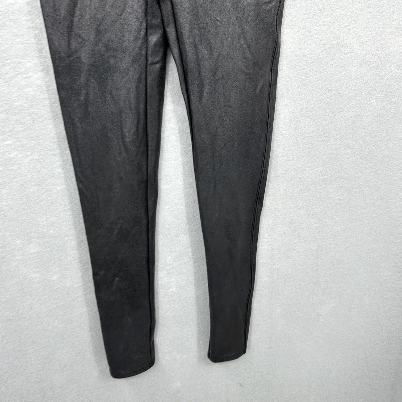 Spanx Spanx Leggings Black Faux Leather Coated Moto Women Petite Medium Shaping Womens Size 32" / US 10 / IT 46 - 3 Thumbnail