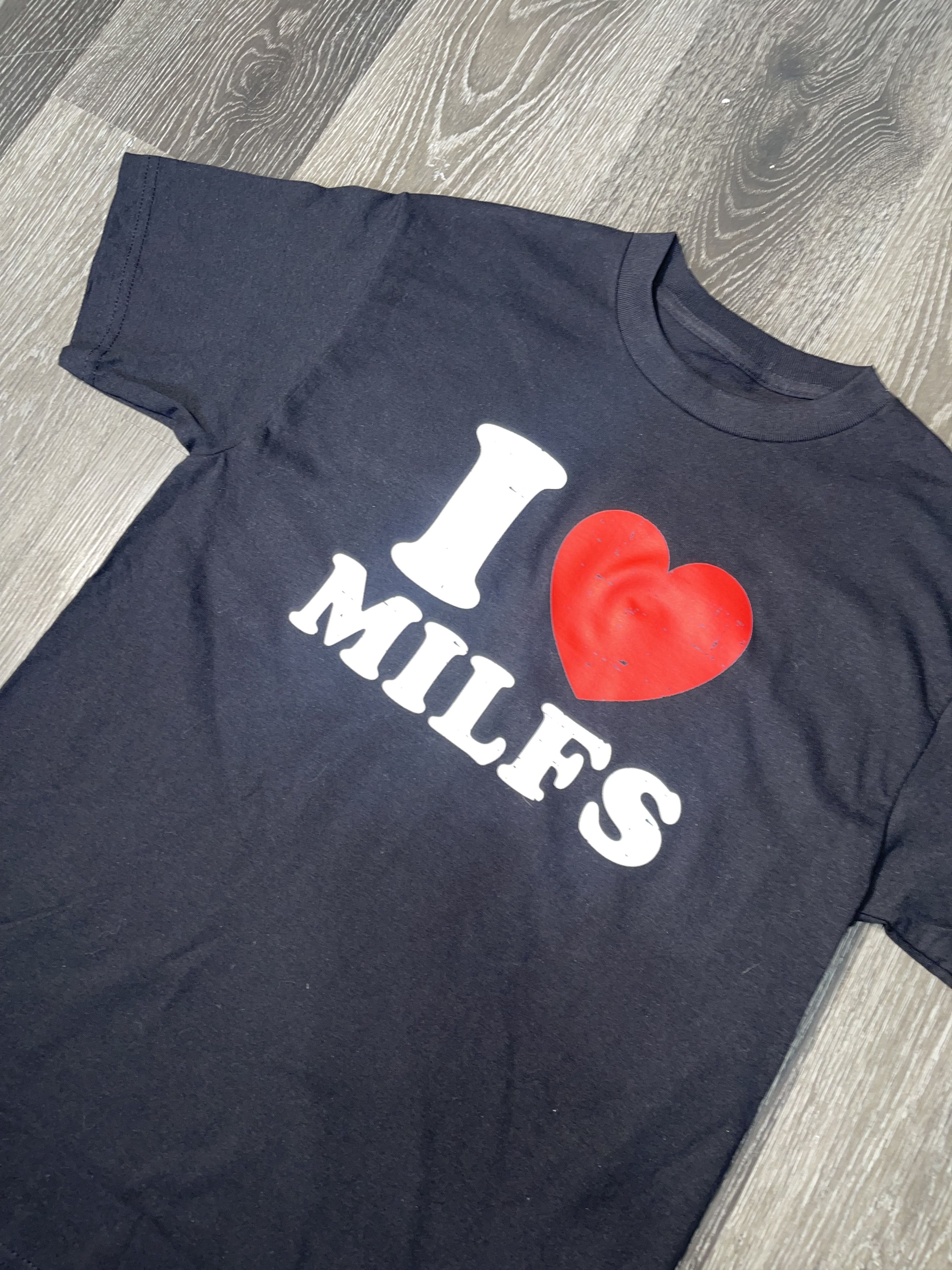 Vintage I <3 Milfs Vintage Style T-shirt Size US S / EU 44-46 / 1 - 3 Thumbnail