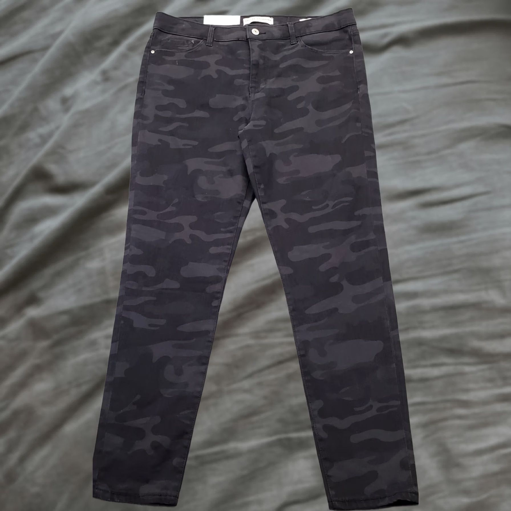 Sanctuary Sanctuary Jeans Womens 10 Multi Denim Camo Ankle Skinny Leg Slim Mid Rise Jeans Women's Size 10 Multicolor Camouflage Denim Skinny Ankle Mid Rise Size 32" / US 10 / IT 46 - 1 Thumbnail