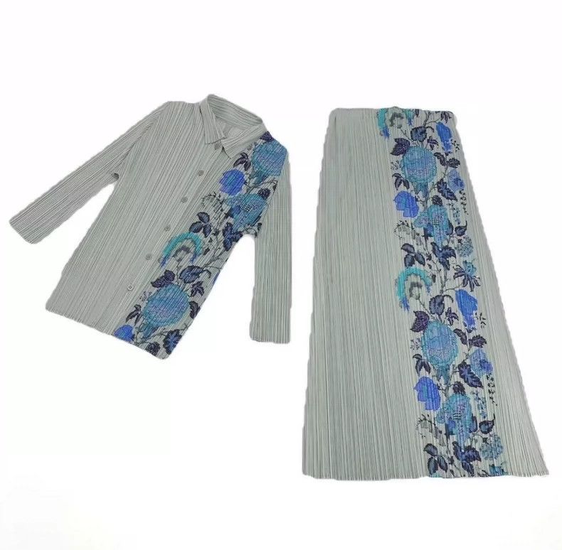 Issey Miyake Issey Miyake size:3 Blue and white blue and white porcelai Size 31" - 2 Thumbnail