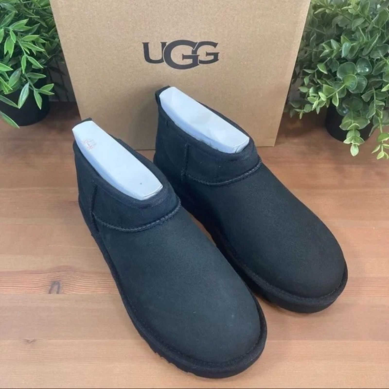 Ugg UGG Women's Classic Ultra Mini Booties Black Boots Size 8 Size US 8 / IT 38 - 4 Thumbnail