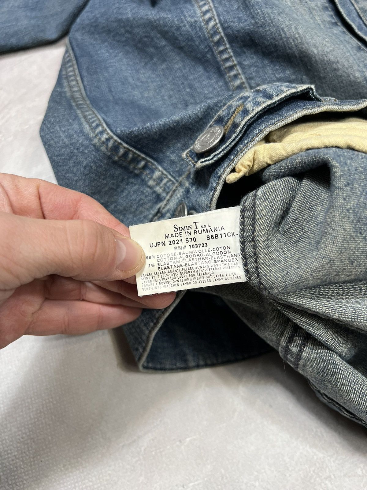 Armani Vintage Armani Jeans Indigo Denim Jacket Size XL / US 12-14 / IT 48-50 - 14 Thumbnail