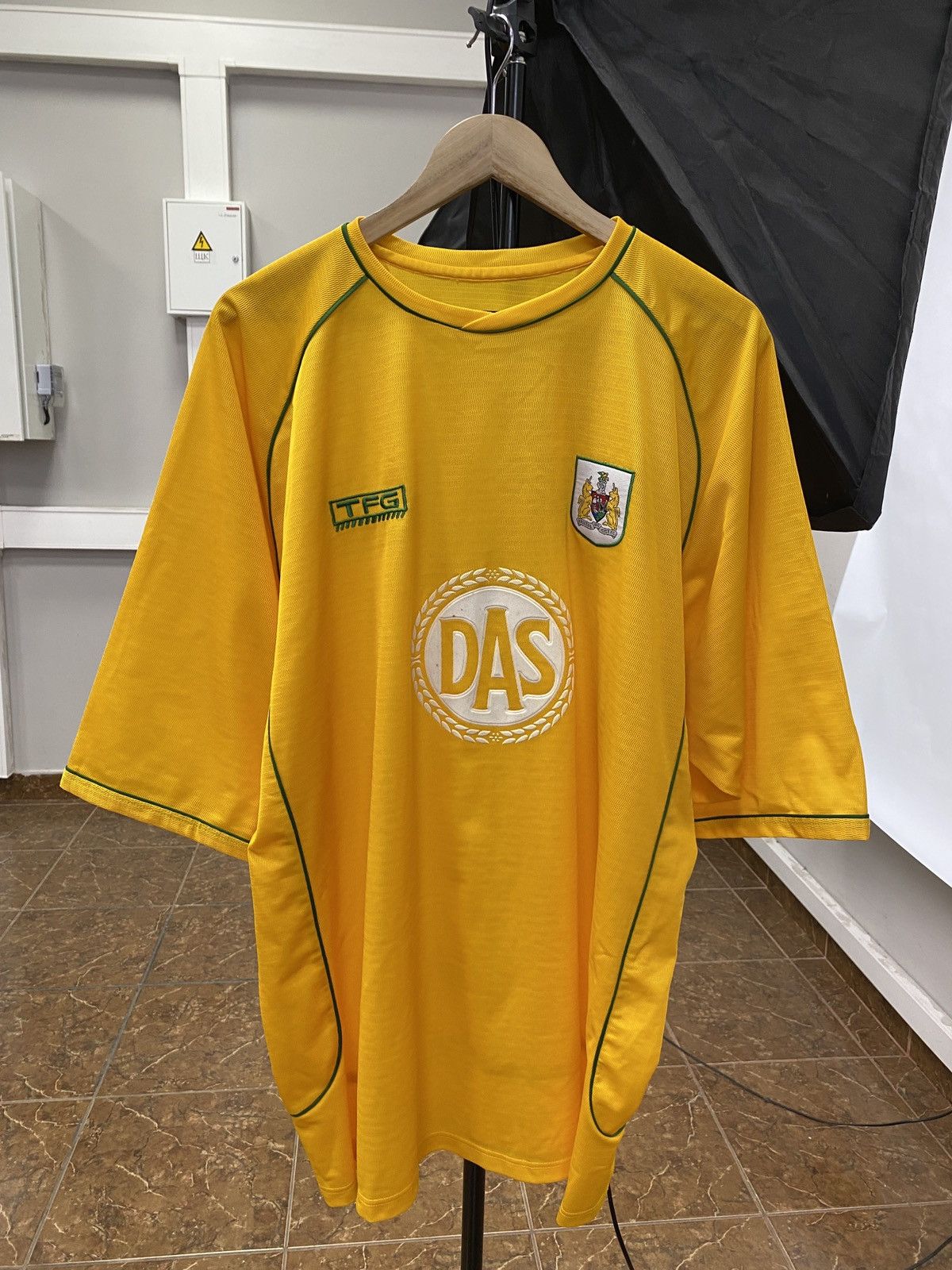 Vintage 🏴󠁧󠁢󠁥󠁮󠁧󠁿 Vintage 90s TFG Bristol City Soccer Jersey Rare Retro Hype Size US XXL / EU 58 / 5 - 1 Thumbnail