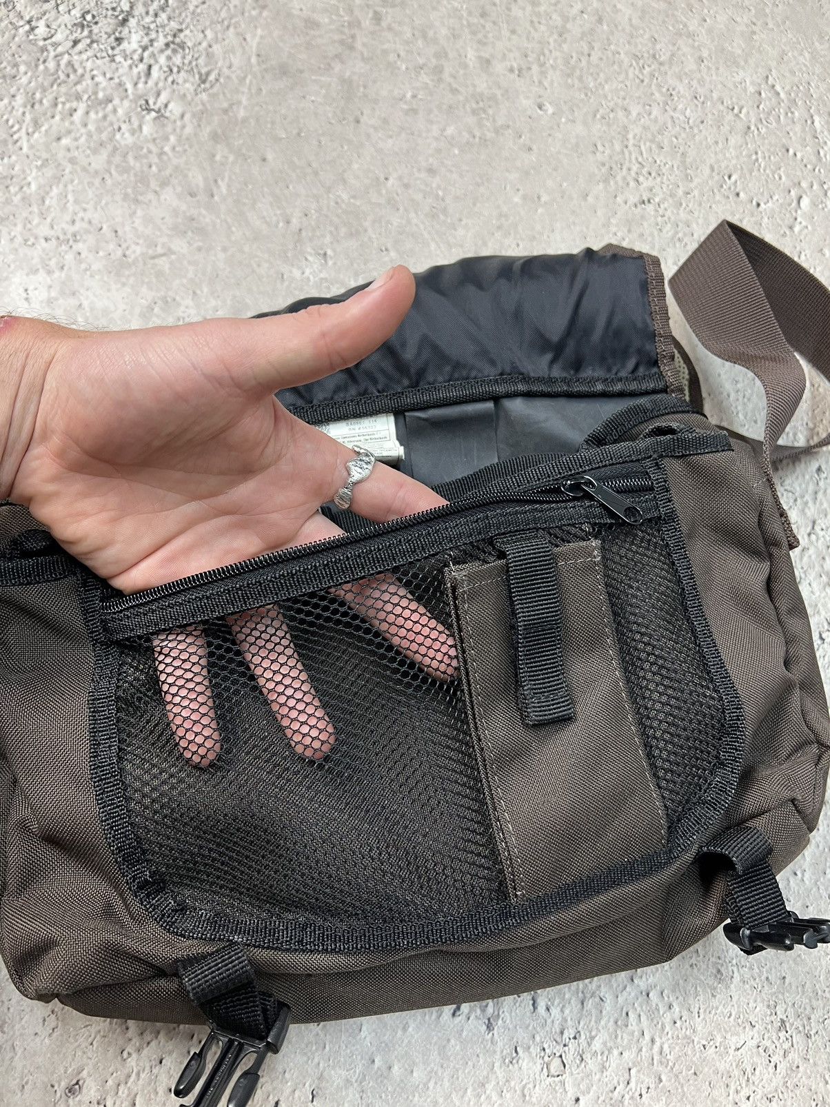 Nike × Vintage Rare Vintage Sling Bag Sandbag Nylon Y2K Gorpcore Size ONE SIZE - 12 Thumbnail