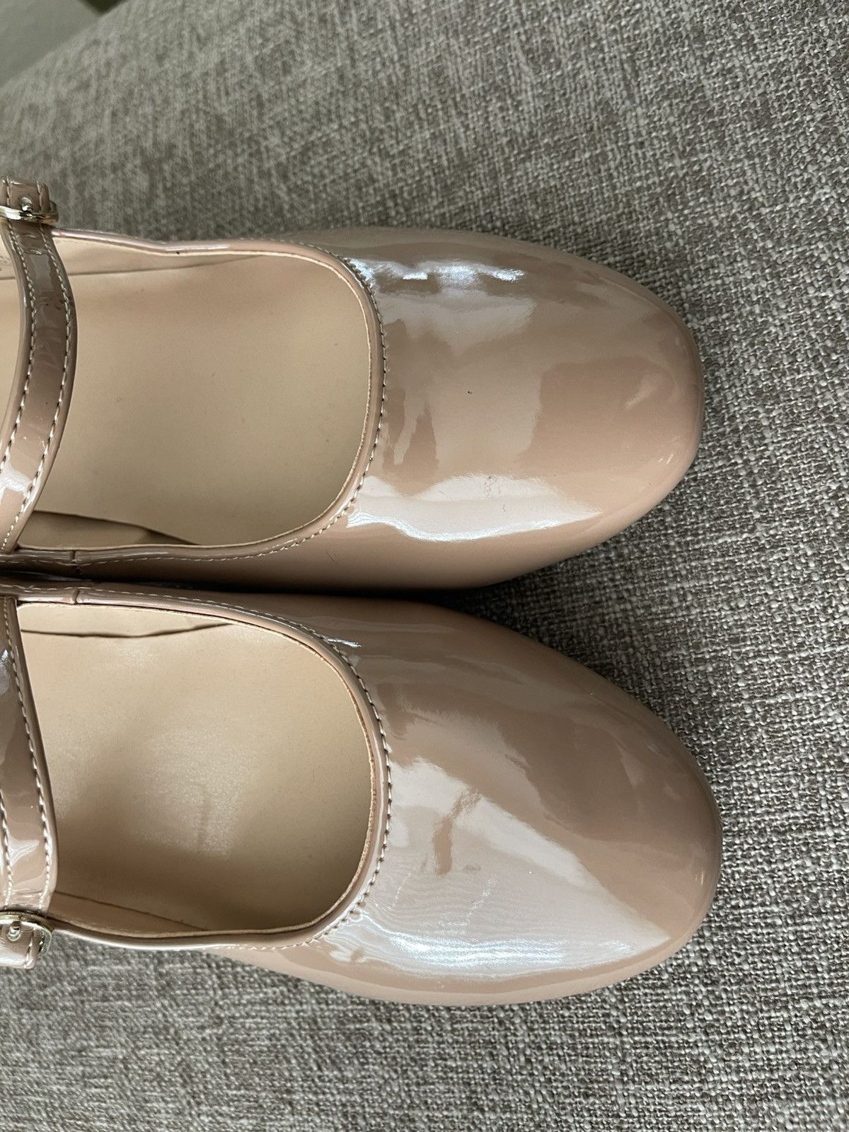 Designer Bandolino Cariann Pump No Scuffs Size 6 In Color Warm Buff. Size US 6 / IT 36 - 6 Thumbnail