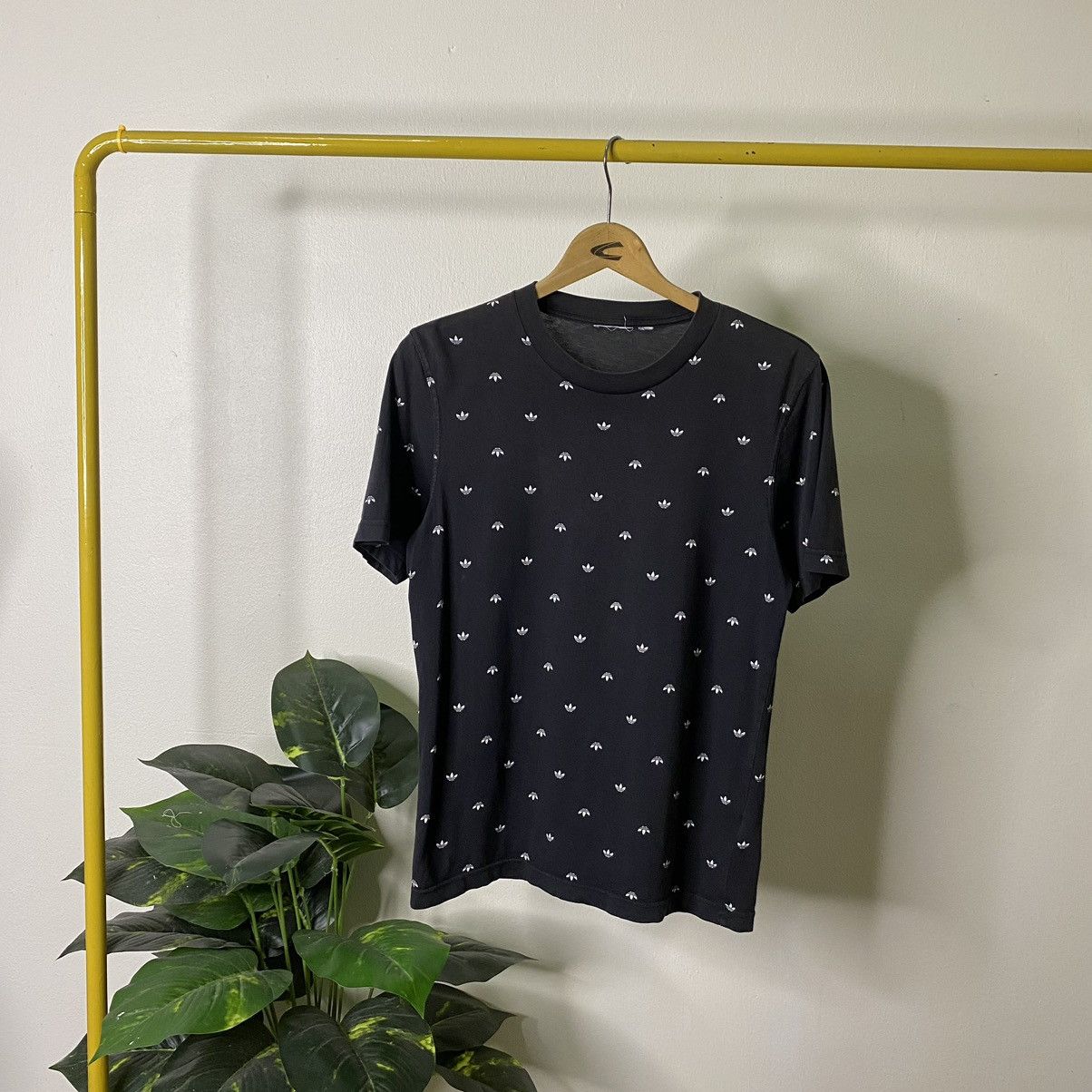 Adidas Y2K Adidas AOP Small Logo Tee Size US S / EU 44-46 / 1 - 1 Thumbnail