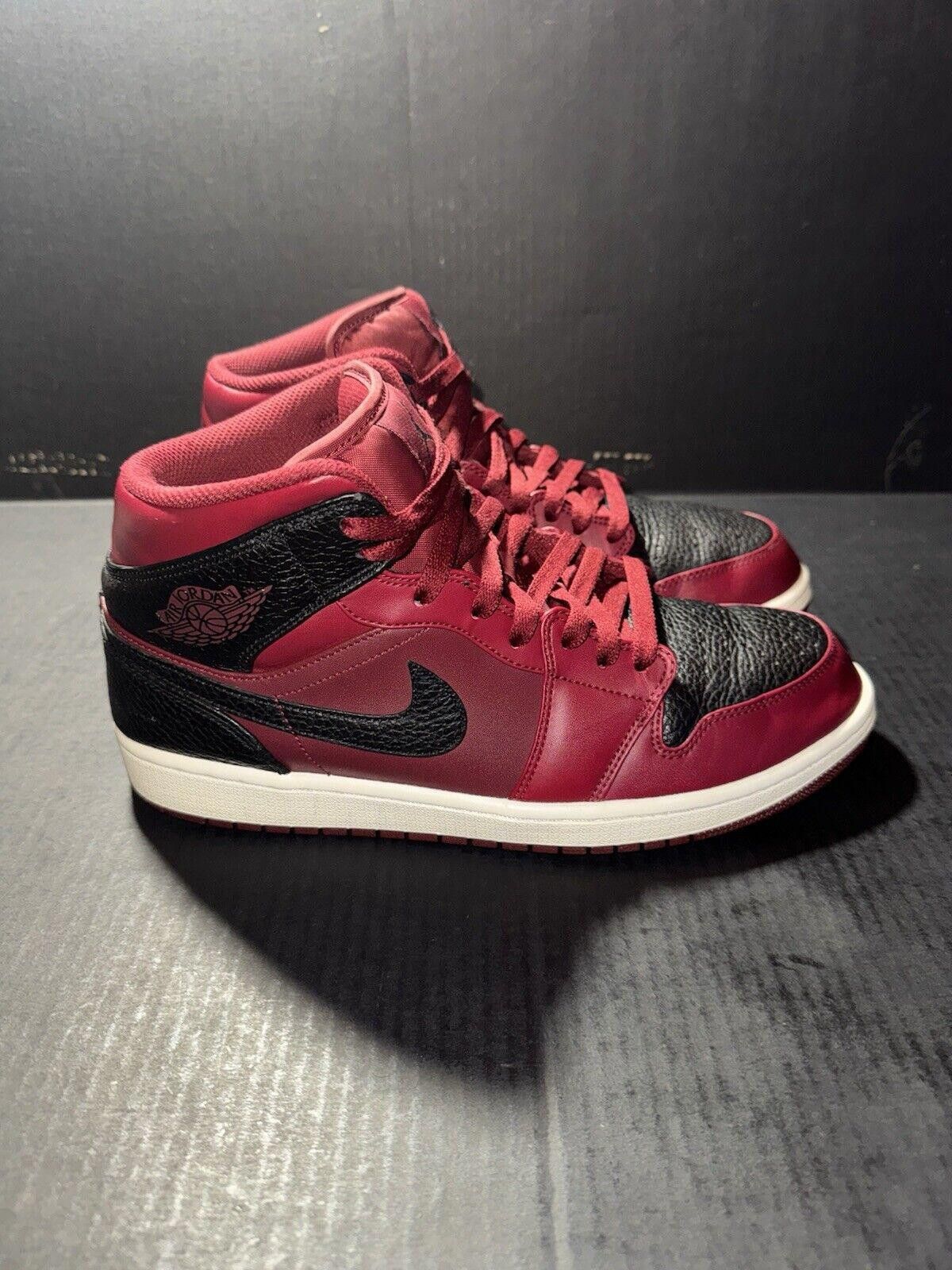 Jordan Brand Nike Air Jordan 1 Retro Mid Team Red Black 554724-601 Sz 10 Size US 10 / EU 43 - 1 Thumbnail