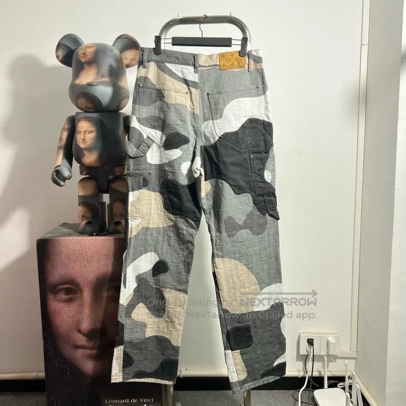 Louis Vuitton Louis Vuitton Portrait full print jeans Size US 28 / EU 44 - 2 Thumbnail