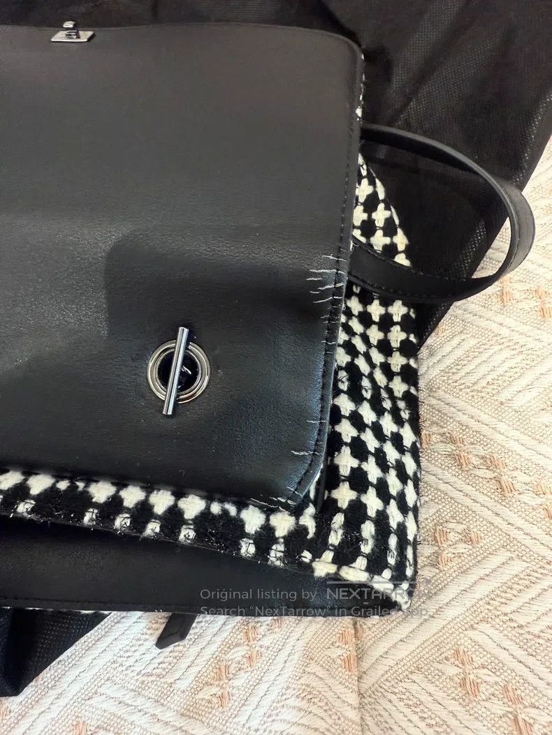 Vivienne Westwood Vivienne Westwood size os Badge black and white checkered b Size ONE SIZE - 6 Thumbnail